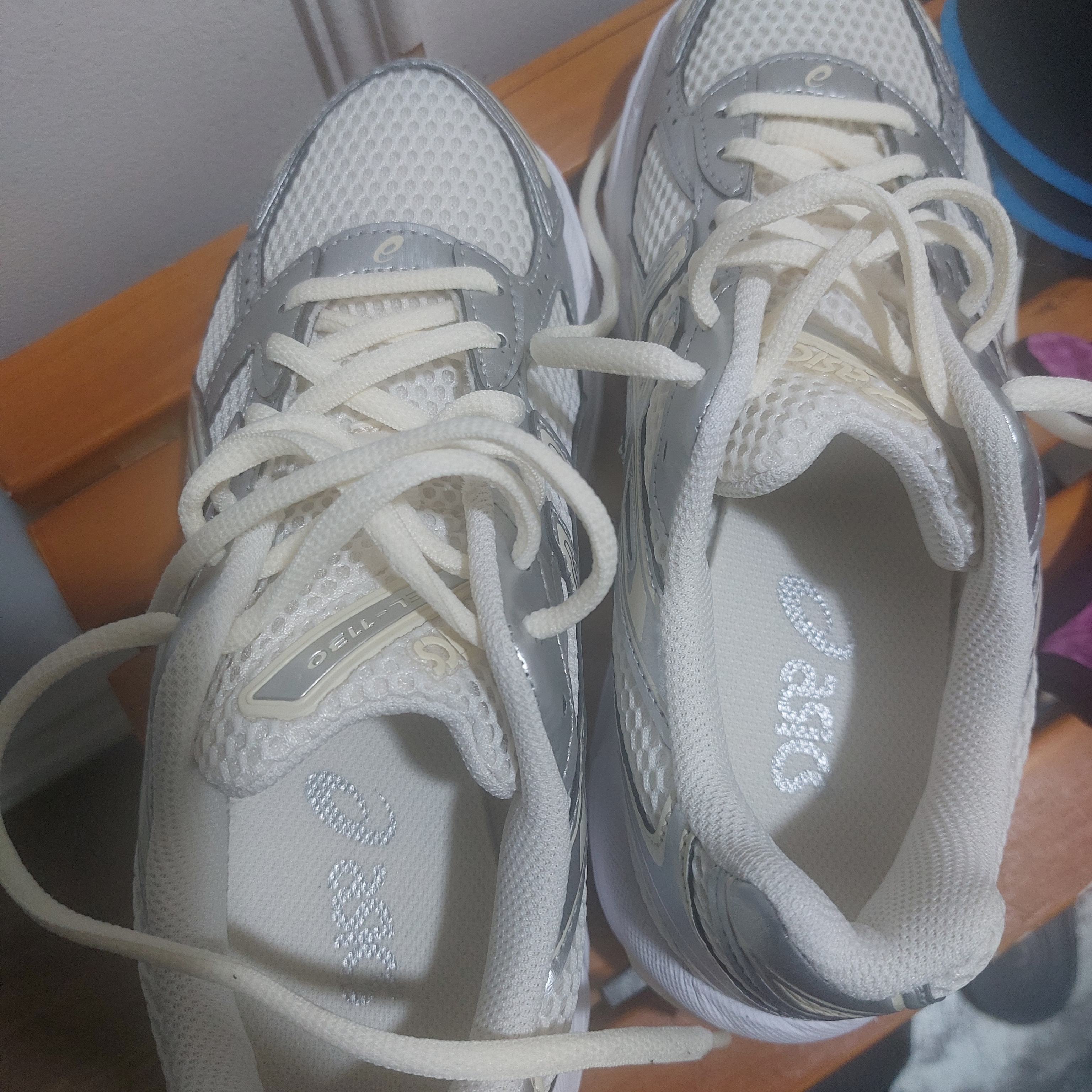 (W) Asics Gel-1130 Cream Pure Silver 착용 스타일