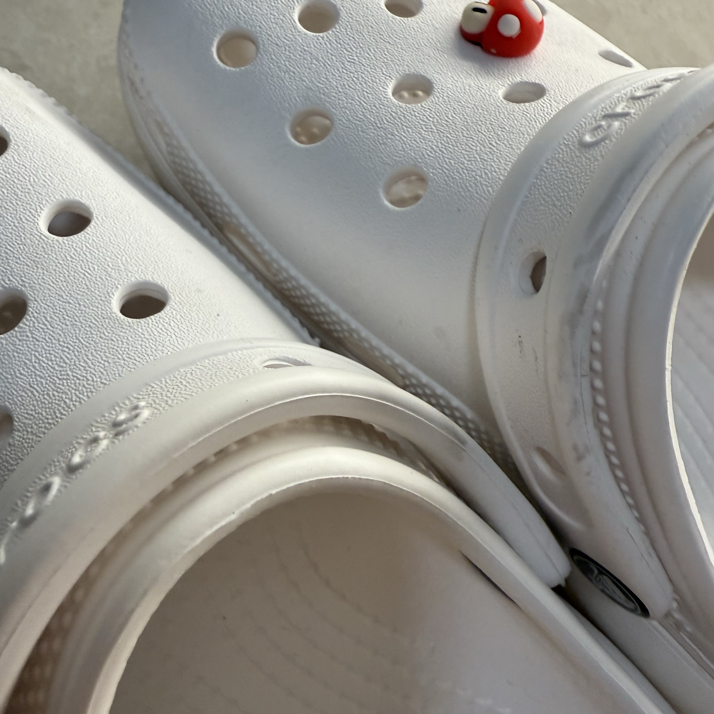 (W) Crocs Classic Platform Clog White 착용 스타일
