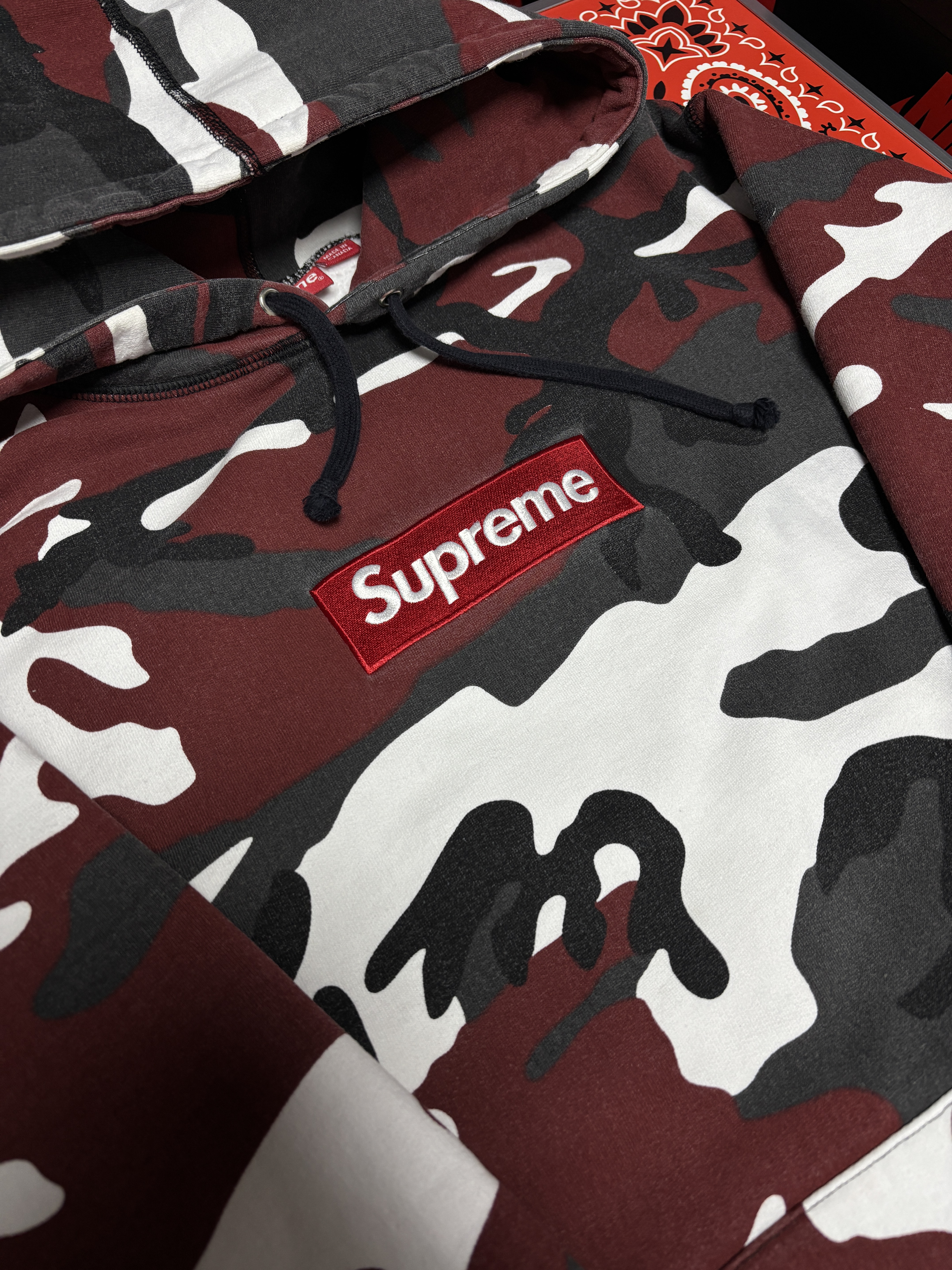 Supreme Small Box Drawcord Hooded Sweatshirt Red Camo - 23FW 착용 스타일 - 2