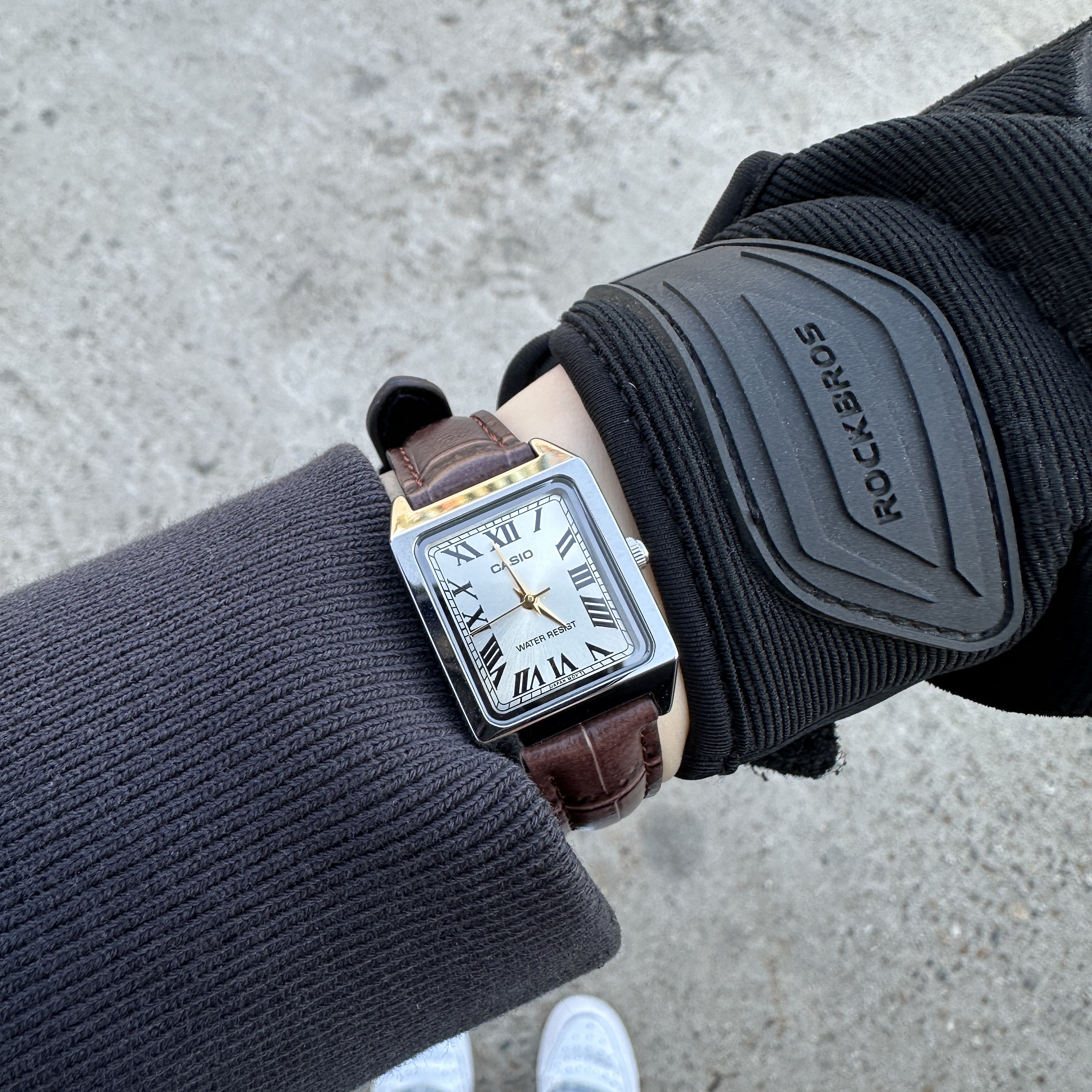 Casio LTP-V007L-9B 착용 스타일