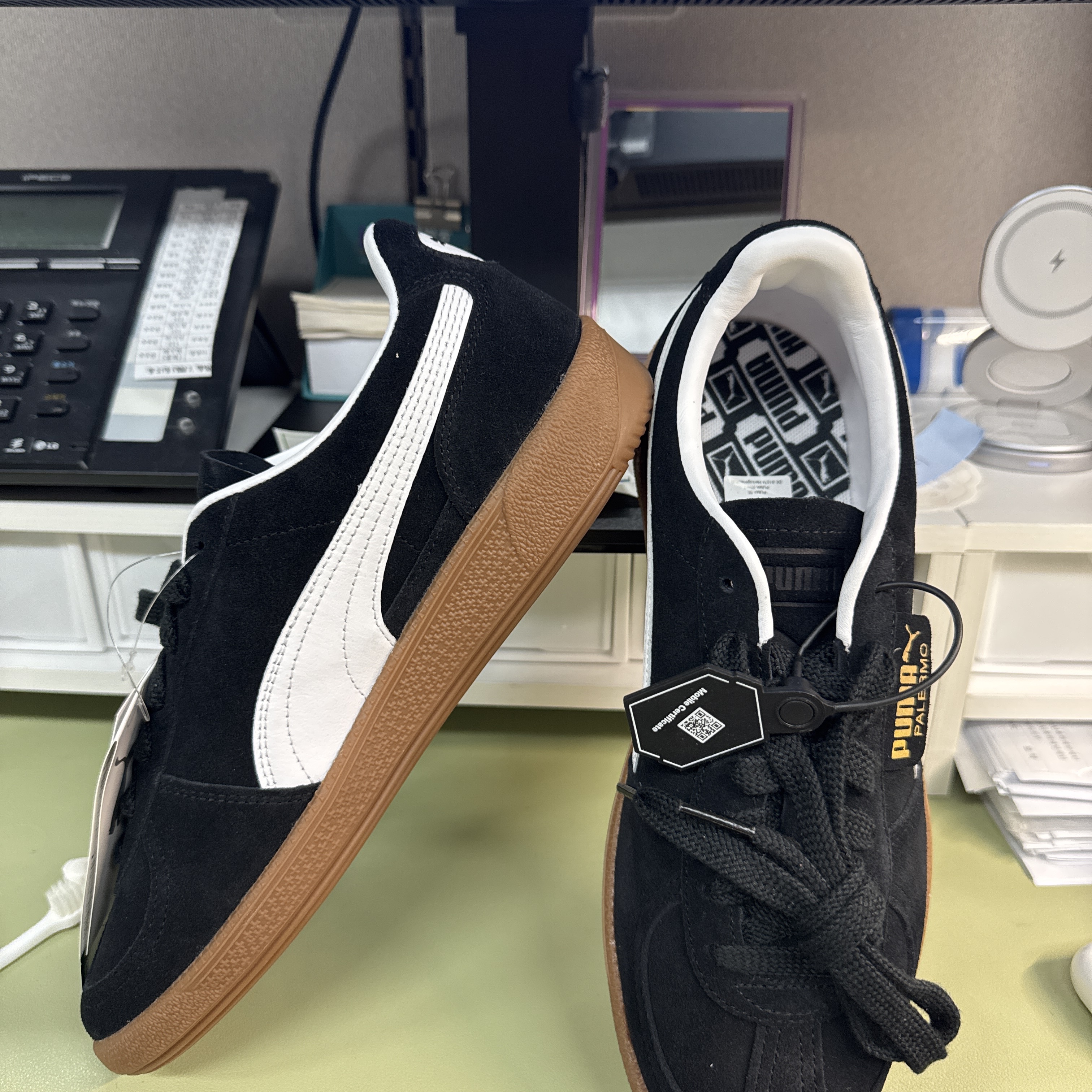 Puma Palermo Black White 착용 스타일 - 2