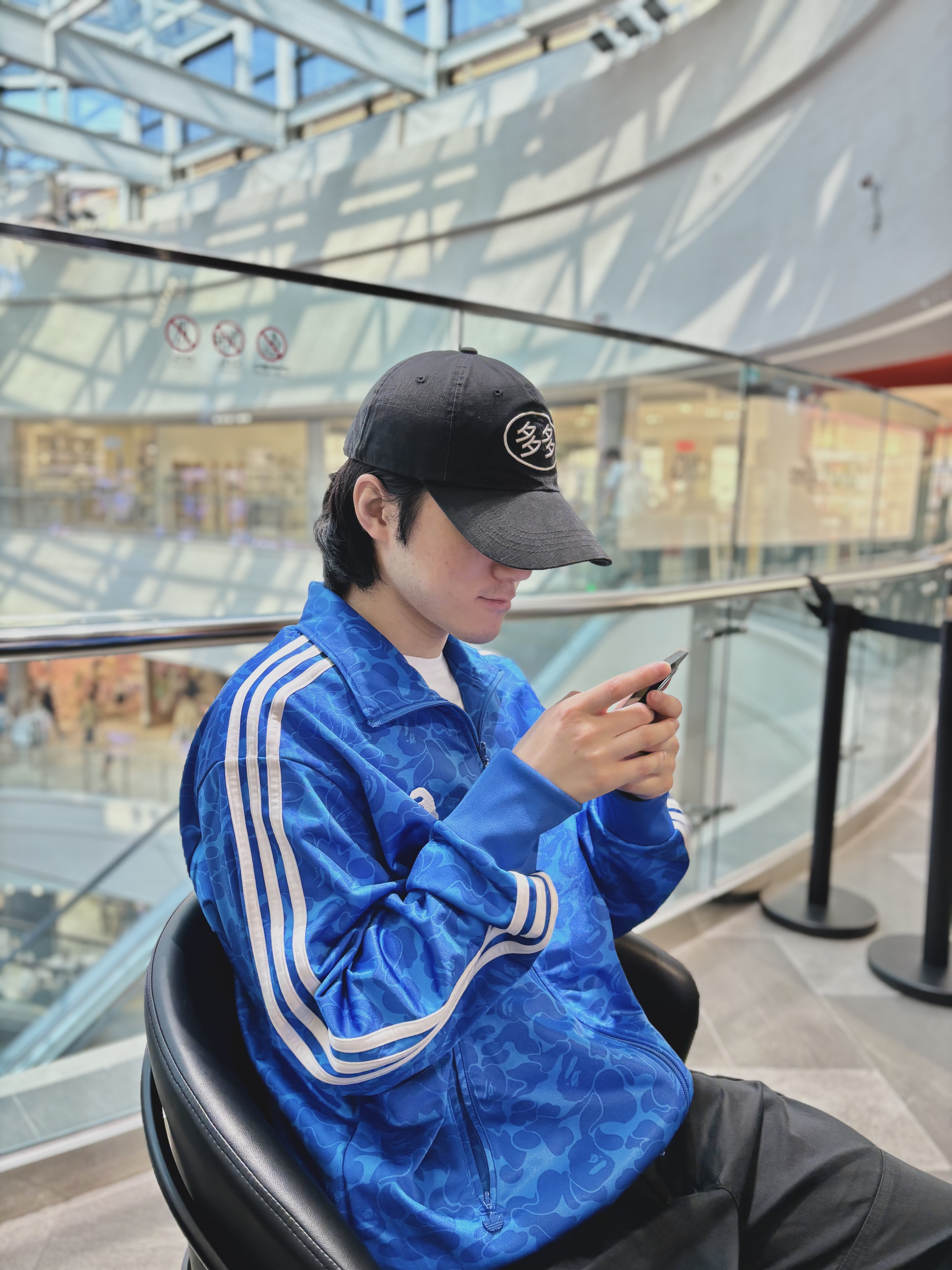 Dada Logo Cap Black White, Adidas x BAPE Allover Print Track Top Blue - KR Sizing 착용 스타일 - 3