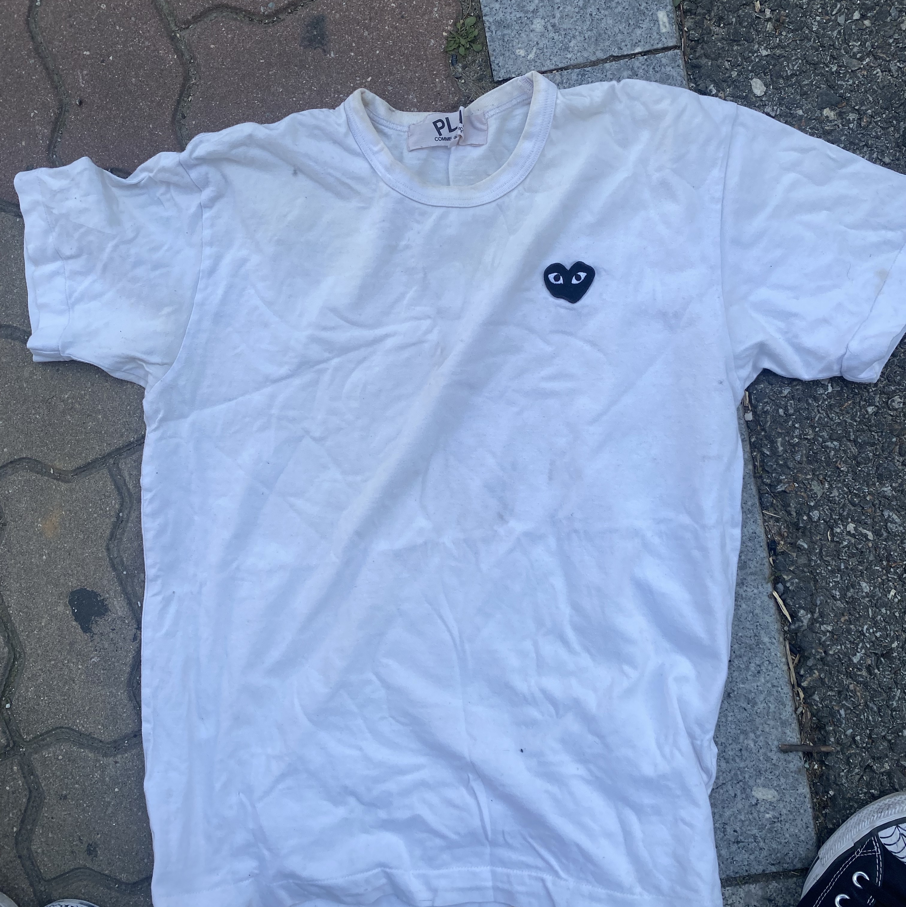 Play Comme des Garcons Black Heart T-Shirt White 착용 스타일