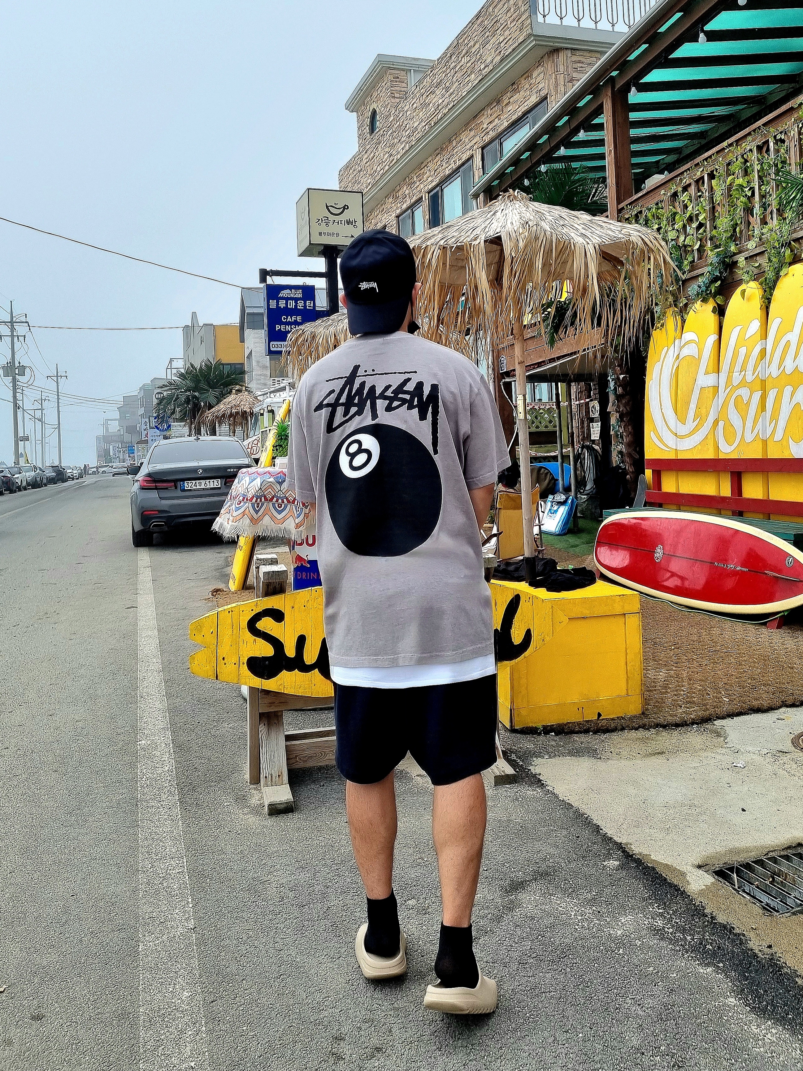 Stussy 8 Ball Pigment Dyed T-Shirt Grey - 22SS, Adidas Yeezy Slide Bone 2022/2023 착용 스타일