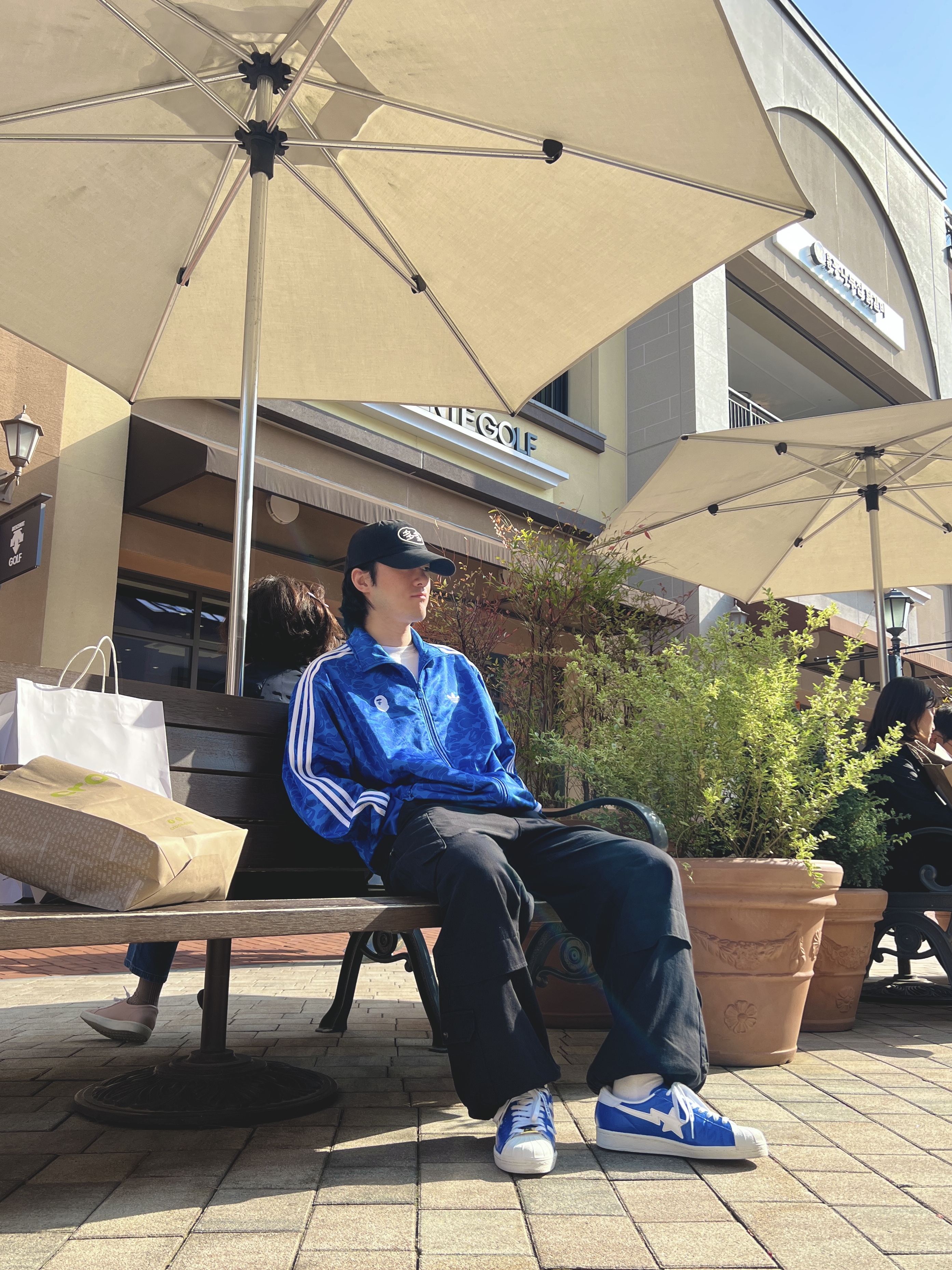 Dada Logo Cap Black White, Adidas x BAPE Allover Print Track Top Blue - KR Sizing 착용 스타일 - 1