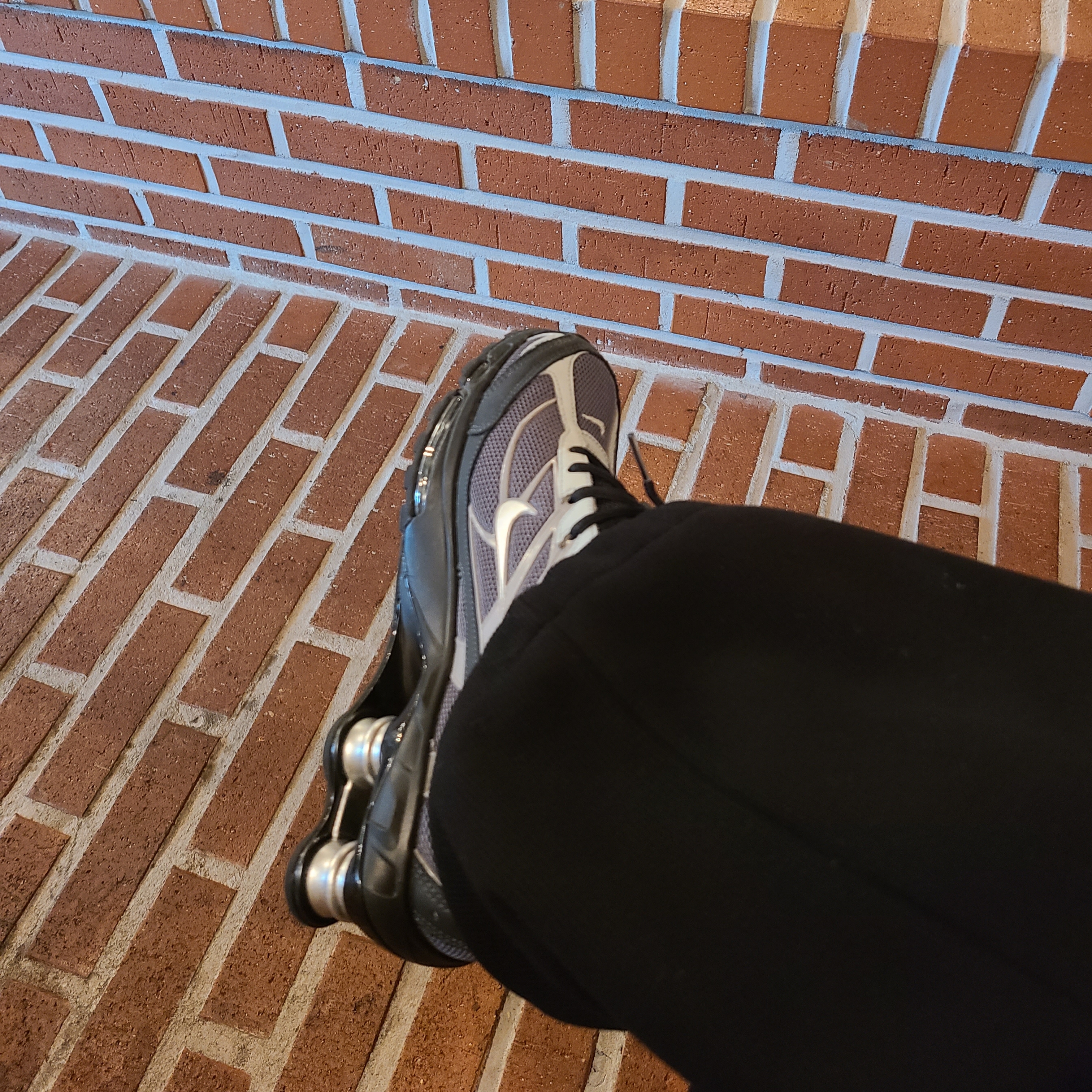Nike Shox Ride 2 Light Graphite Anthracite 착용 스타일