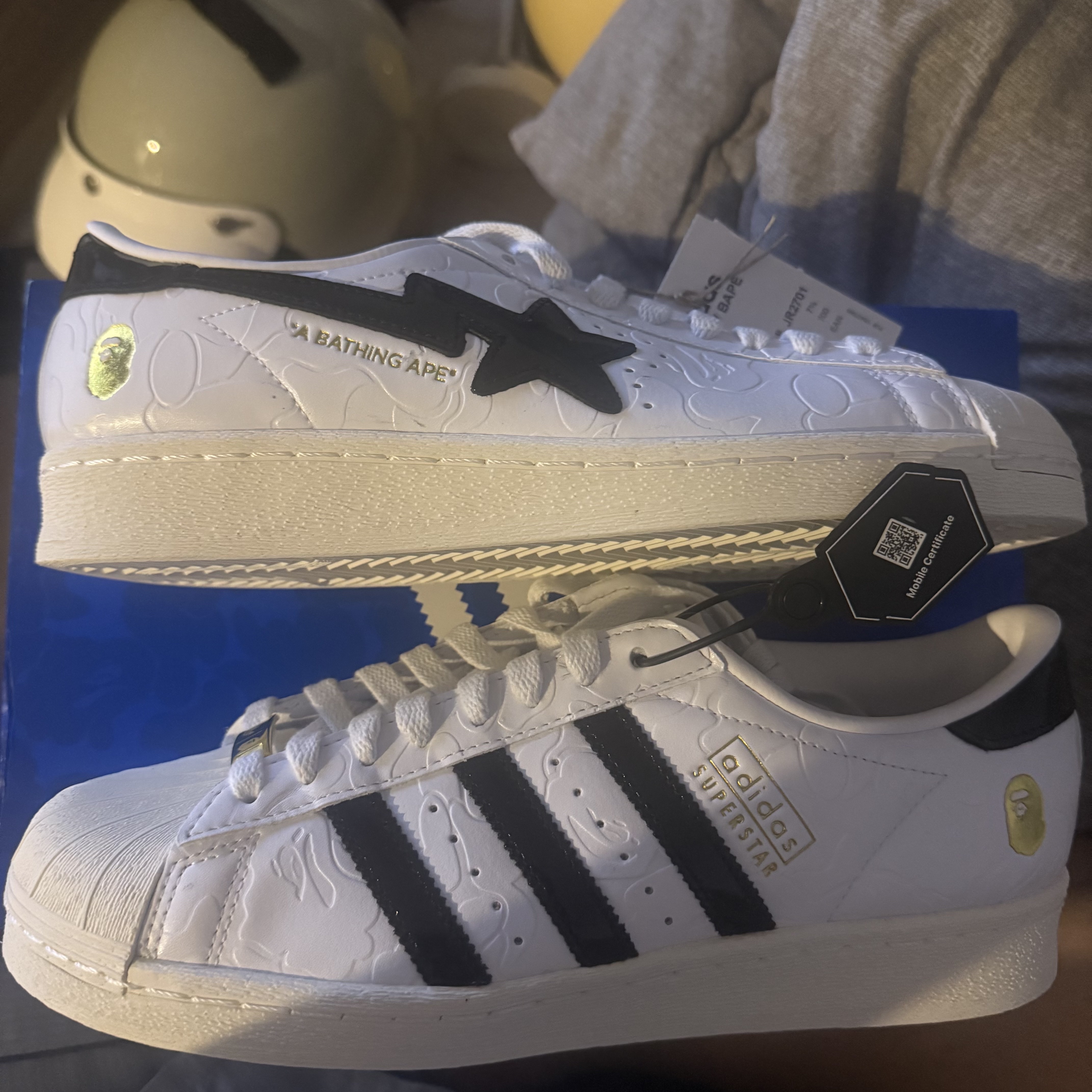 Adidas x BAPE Superstar Vintage Cloud White Core Black 착용 스타일