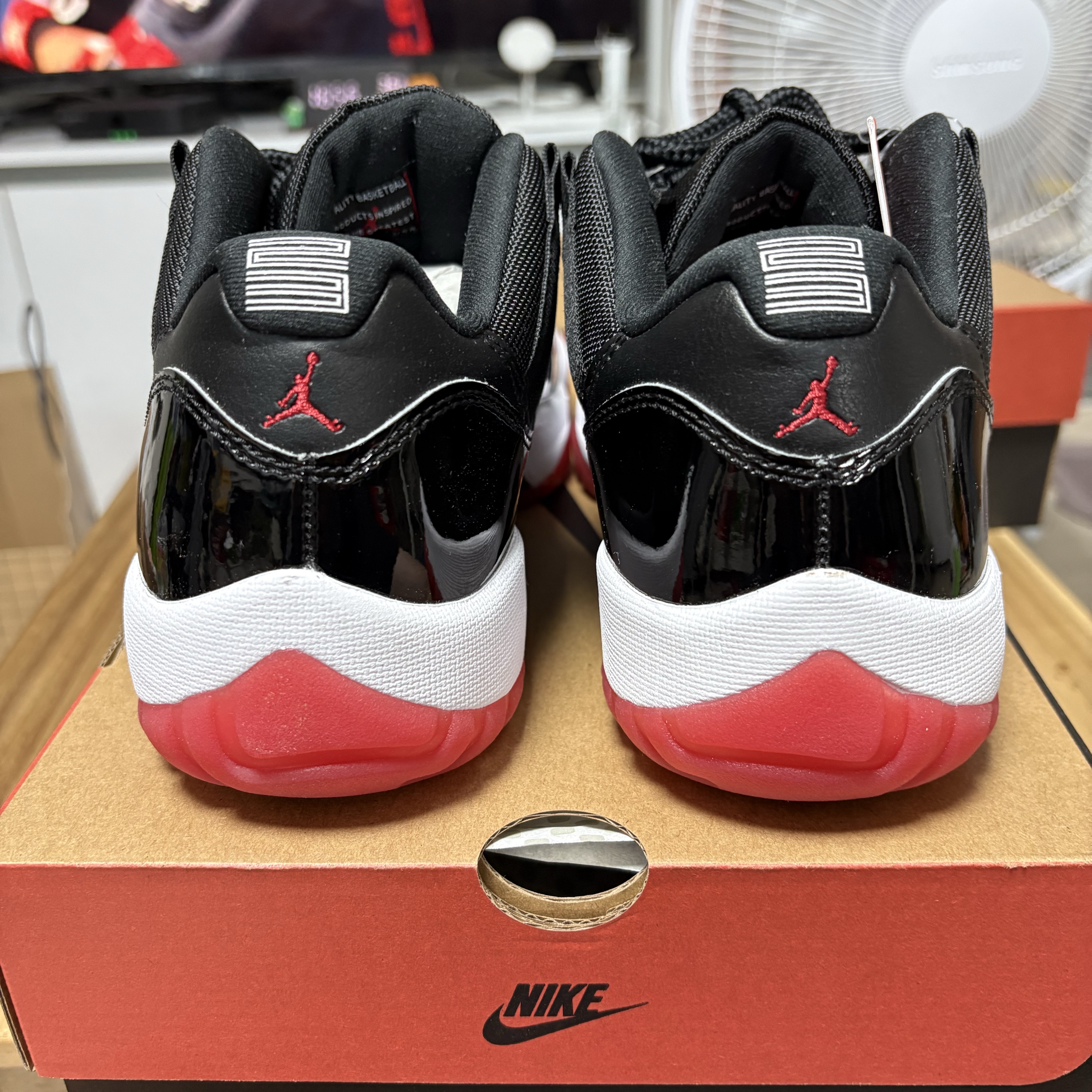 Jordan 11 Retro Low Bred 2025 착용 스타일 - 5