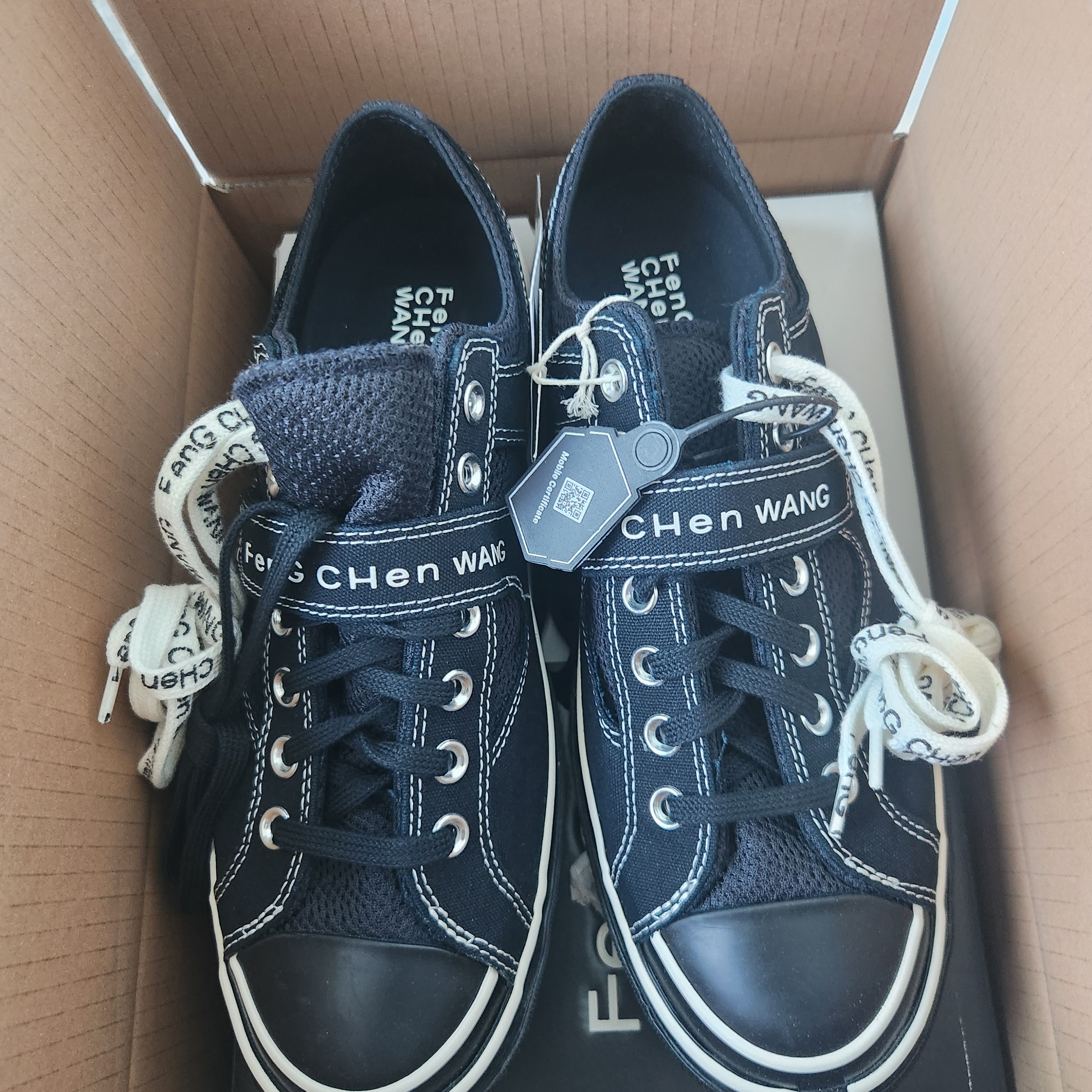 Converse x Feng Chen Wang Chuck 70 Ox 2-in-1 Black 착용 스타일 - 3