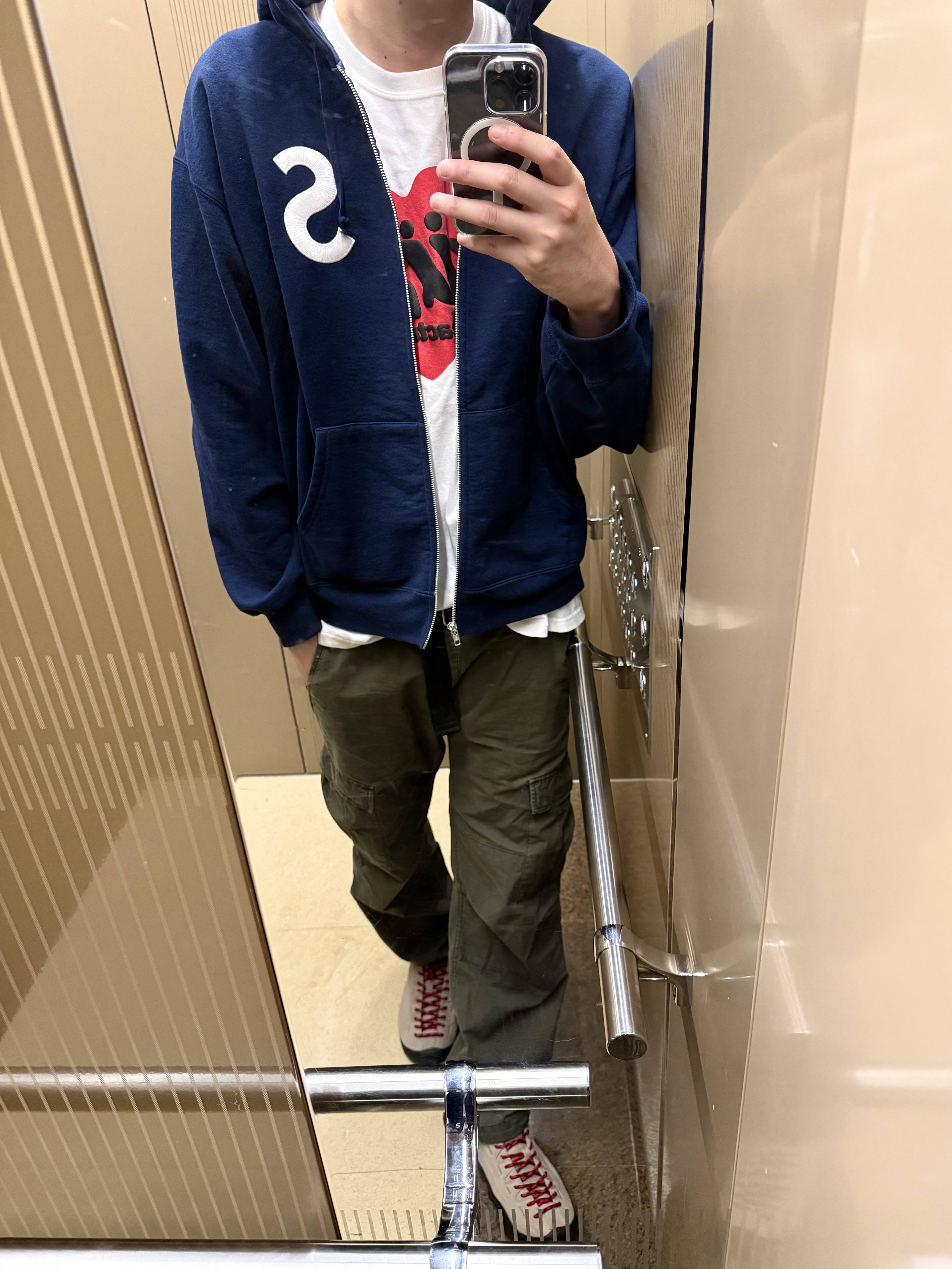 Keen Jasper Suede Sneakers Silver Mink, Supreme S Logo Zip Up Hooded Sweatshirt Navy - 23FW 착용 스타일