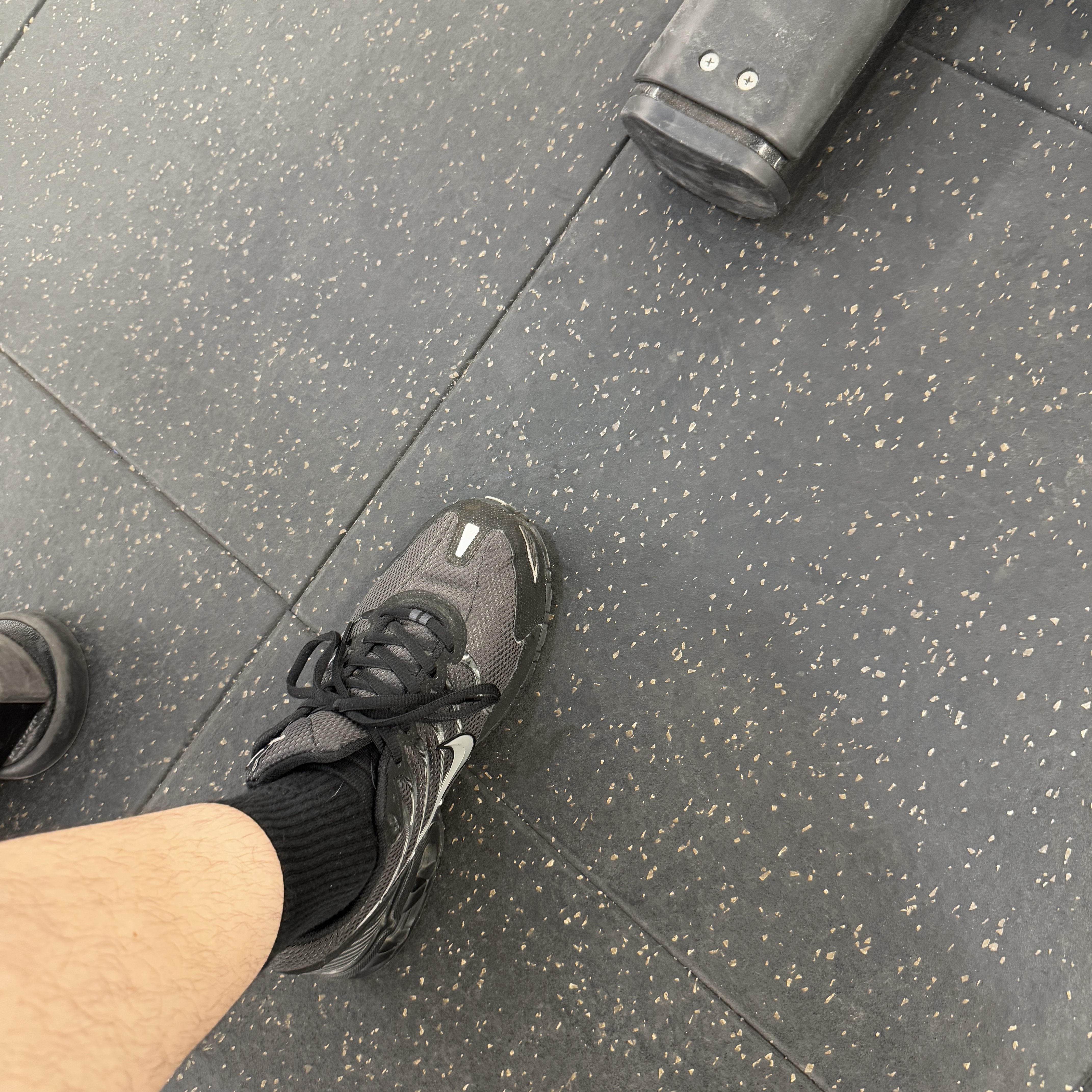 Nike Air Max Torch 4 Anthracite Metallic Silver 착용 스타일