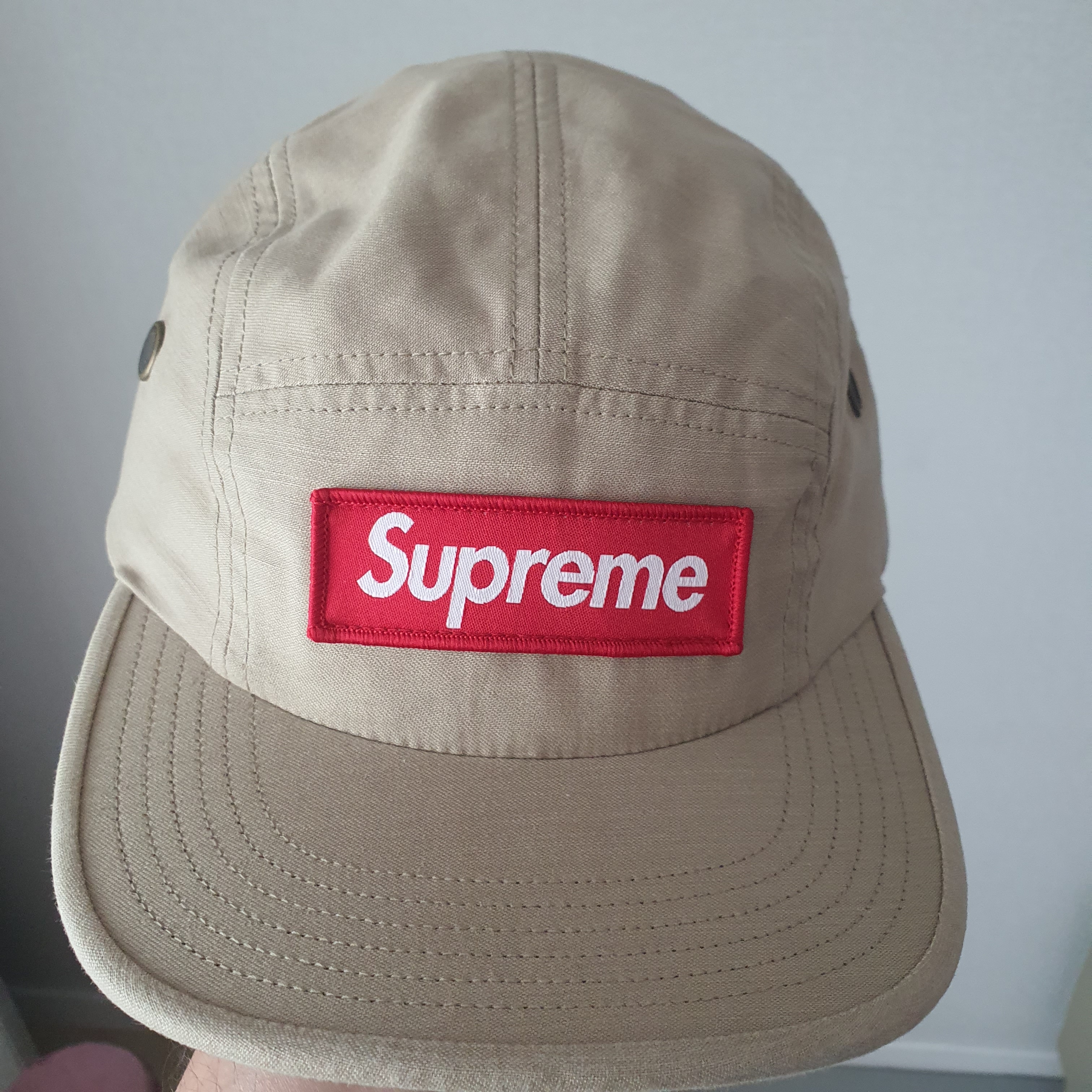 Supreme Military Camp Cap Tan - 25SS 착용 스타일 - 1