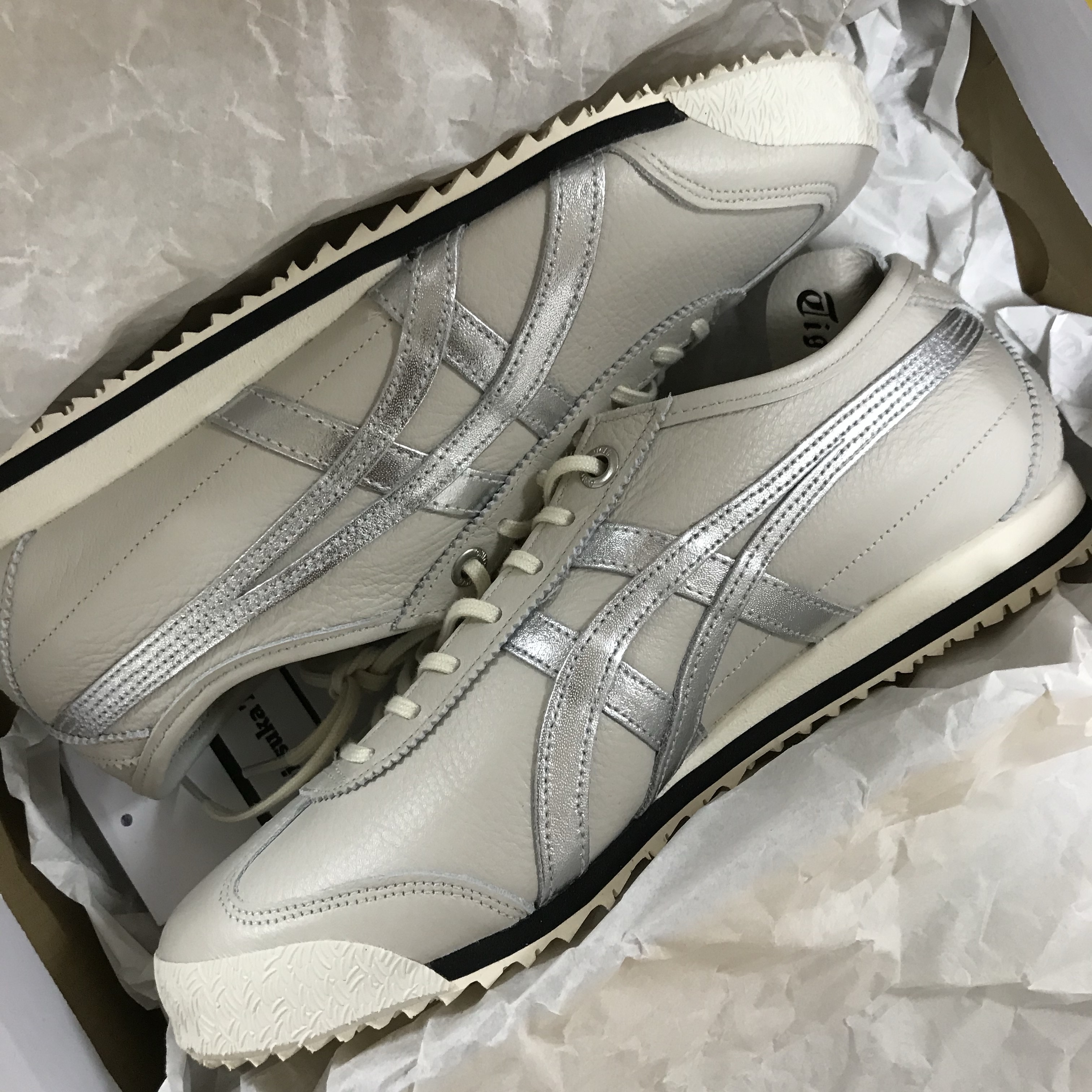 Onitsuka Tiger Mexico 66 SD Birch Silver 착용 스타일