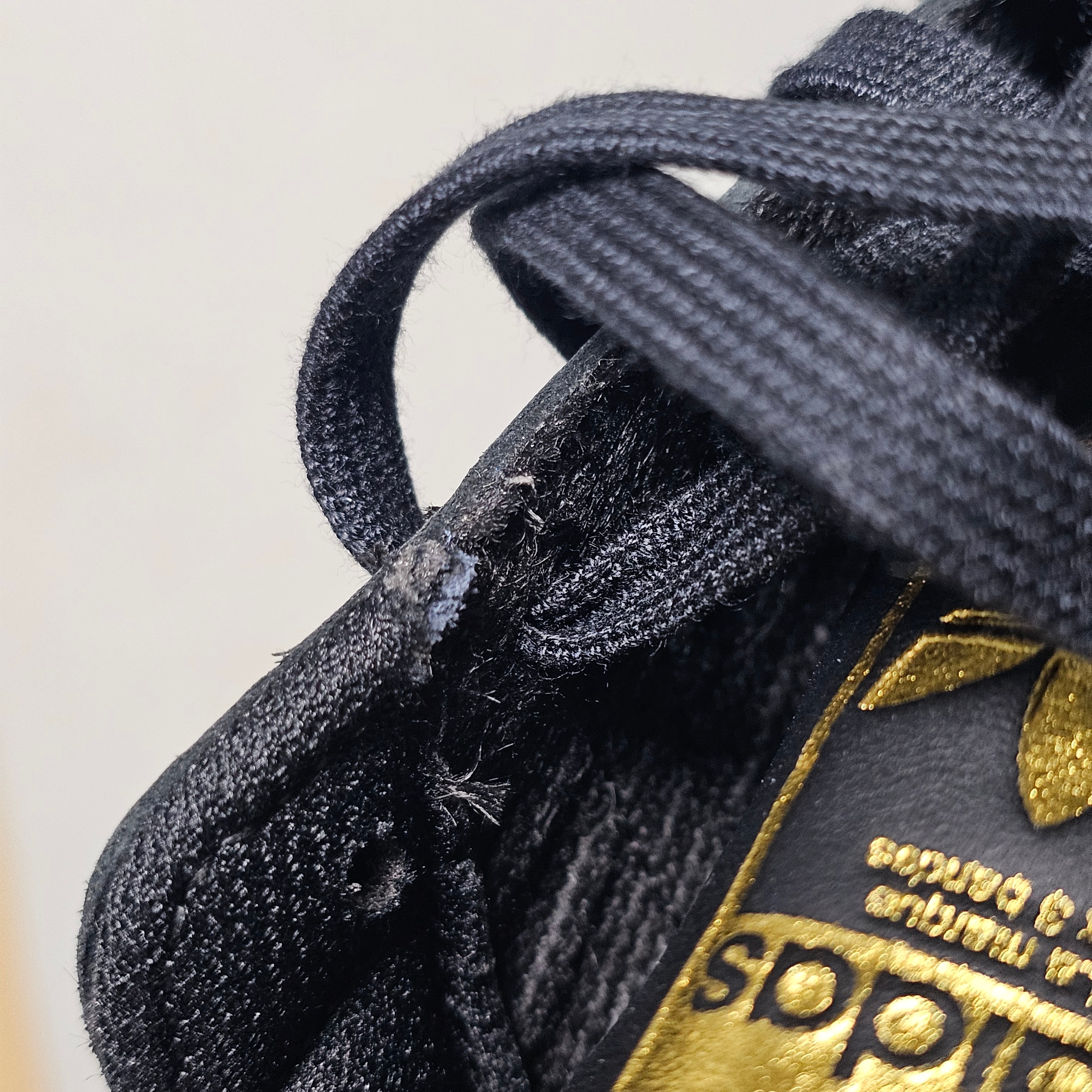Adidas Superstar Core Black White 착용 스타일