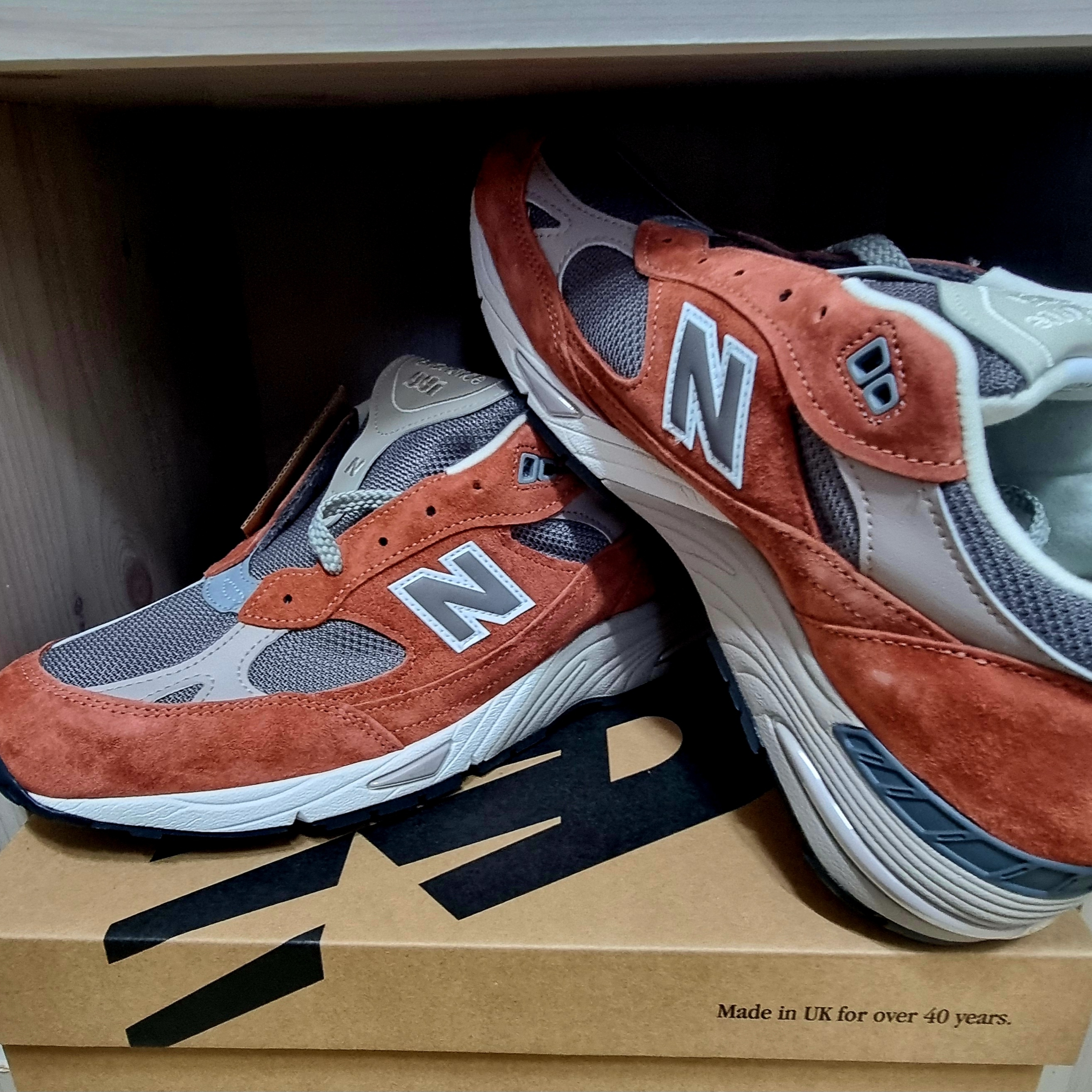 New Balance 991 Made in UK Sequoia Falcon 착용 스타일 - 1