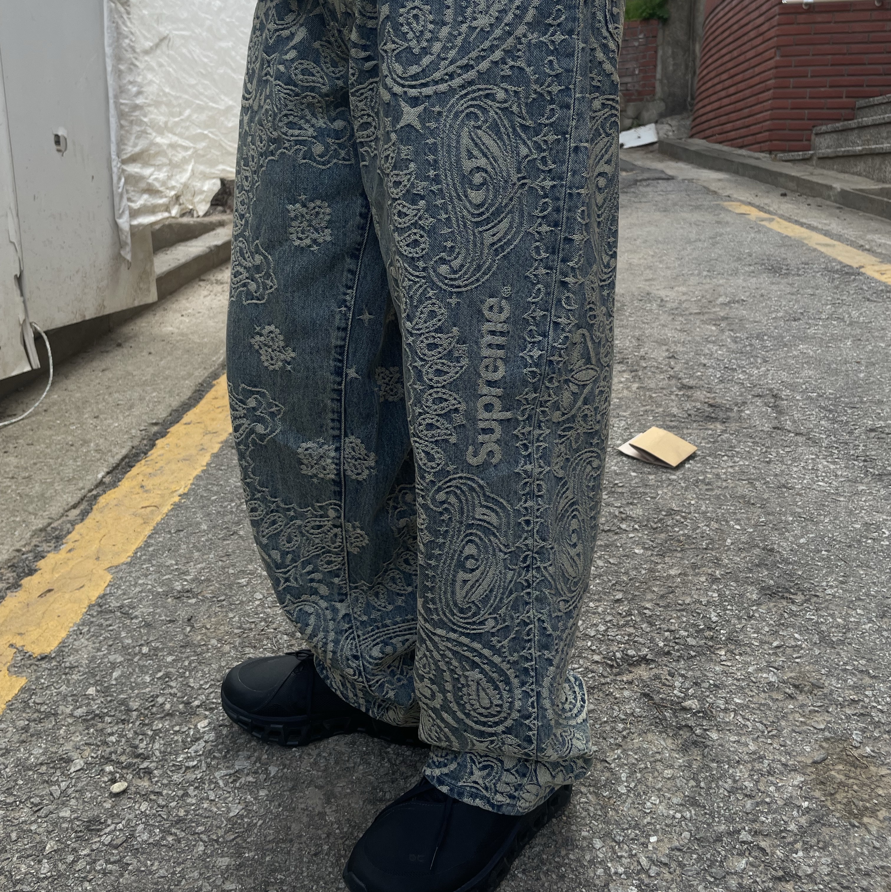 Supreme Bandana Jacquard Baggy Jean Blue - 25SS 착용 스타일 - 1