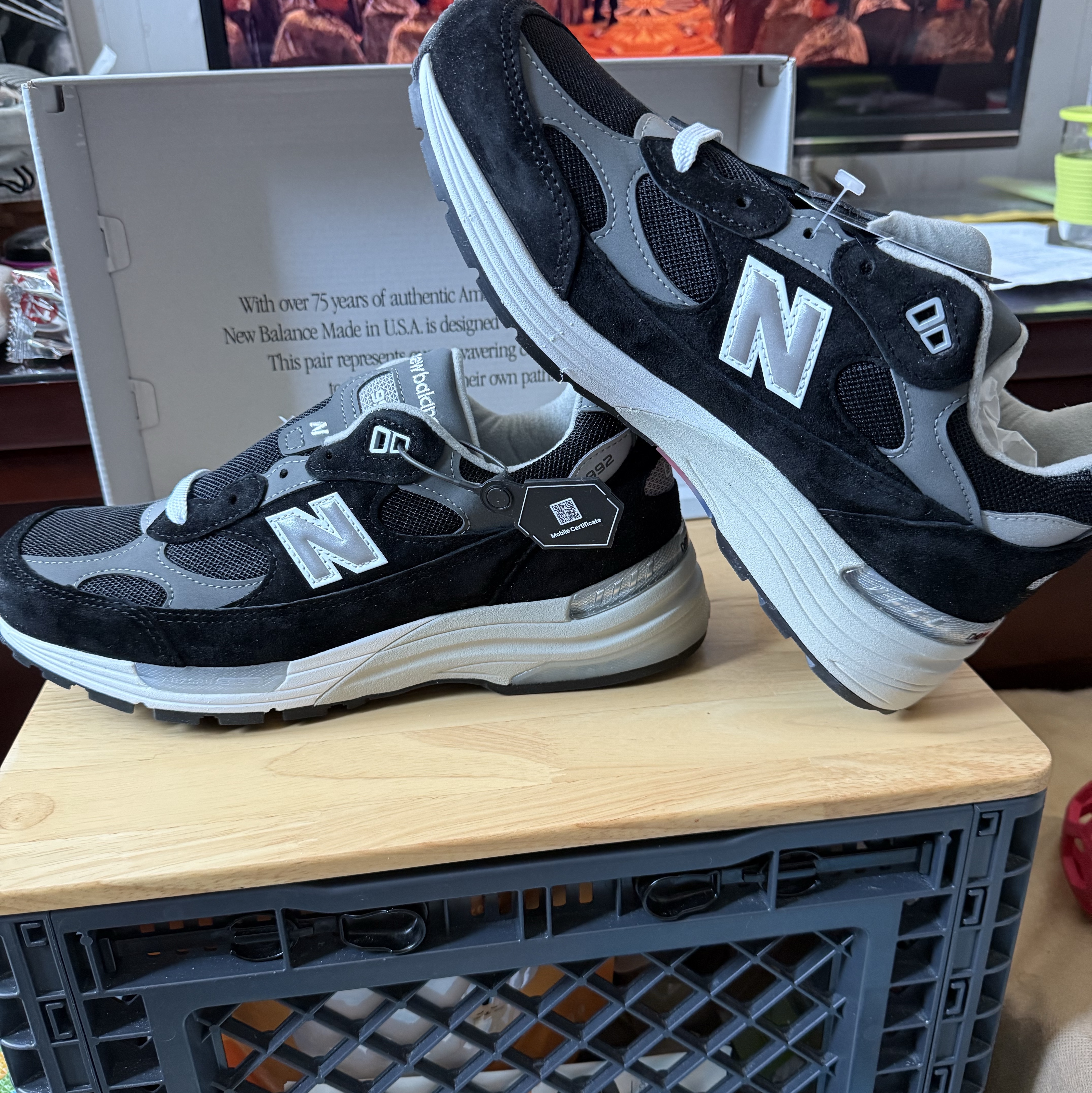 New Balance 992 Made in USA Core Black Grey 착용 스타일