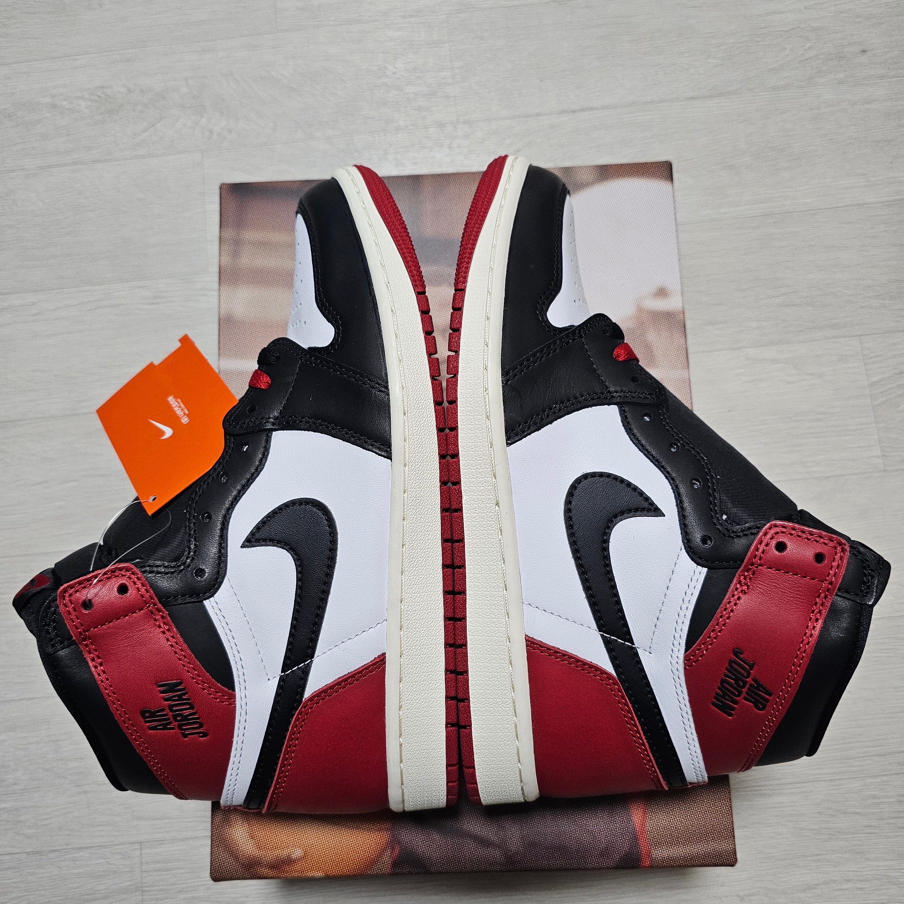 Jordan 1 Retro High OG Black Toe 착용 스타일 - 1