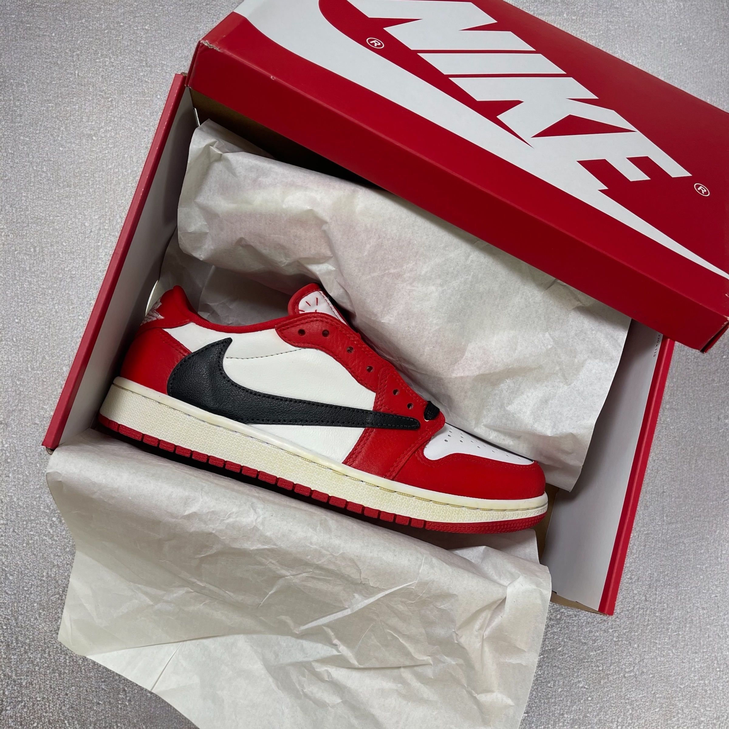 Jordan 1 Retro Low OG University Red 착용 스타일 - 1