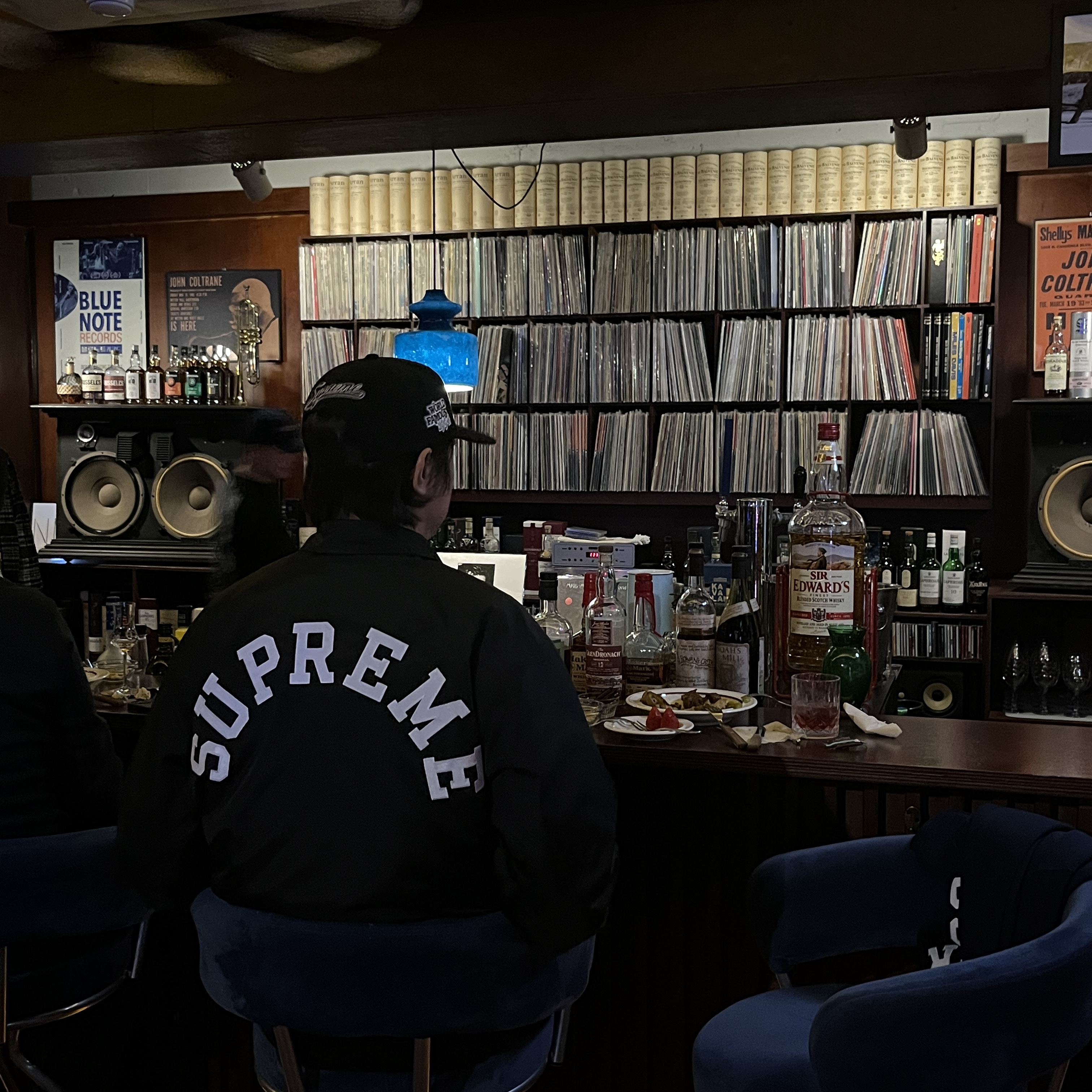 Supreme x Champion Coaches Jacket Black - 24SS, Supreme World Famous S Logo 6-Panel Black 착용 스타일 - 2