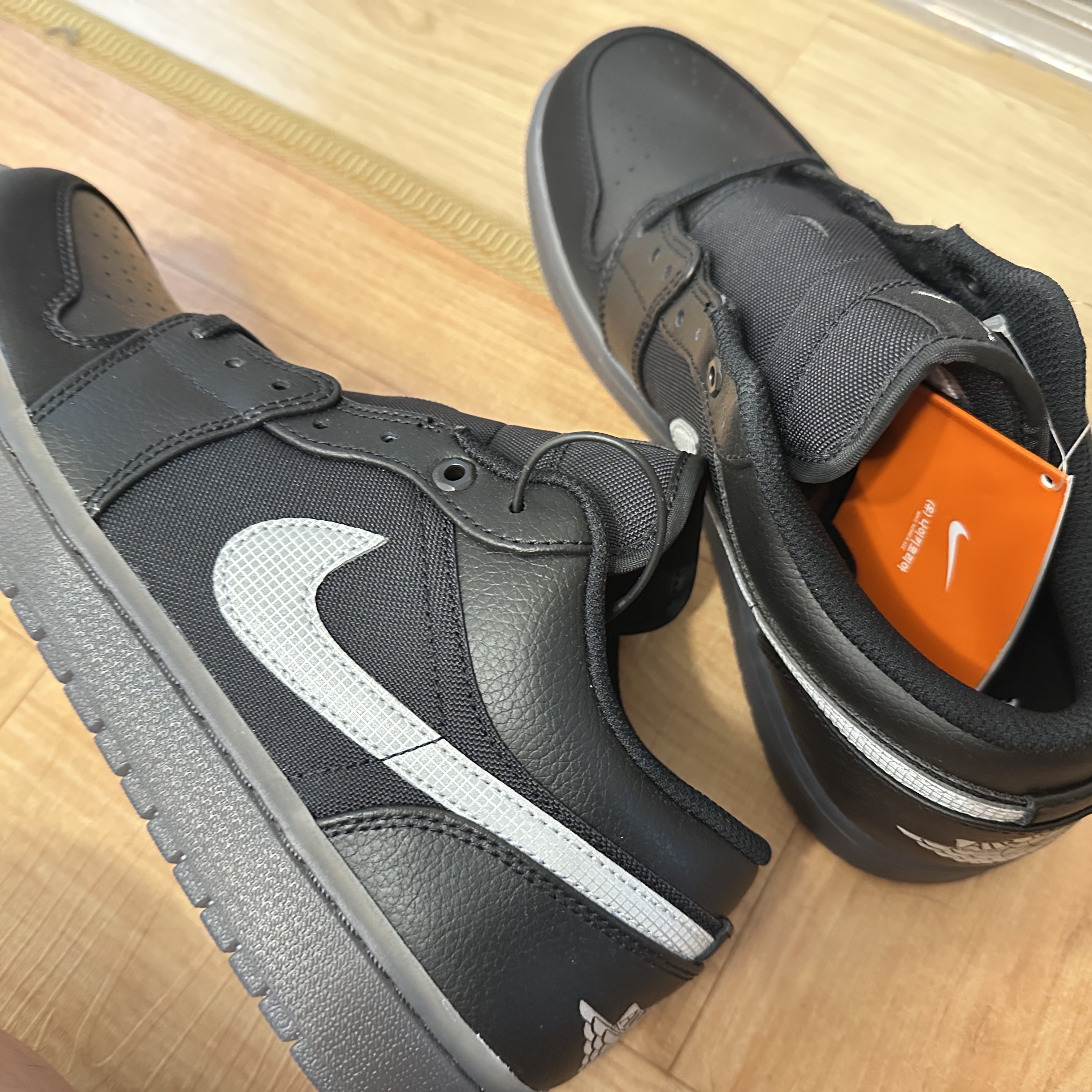 Jordan 1 Low SE Black White 착용 스타일 - 3