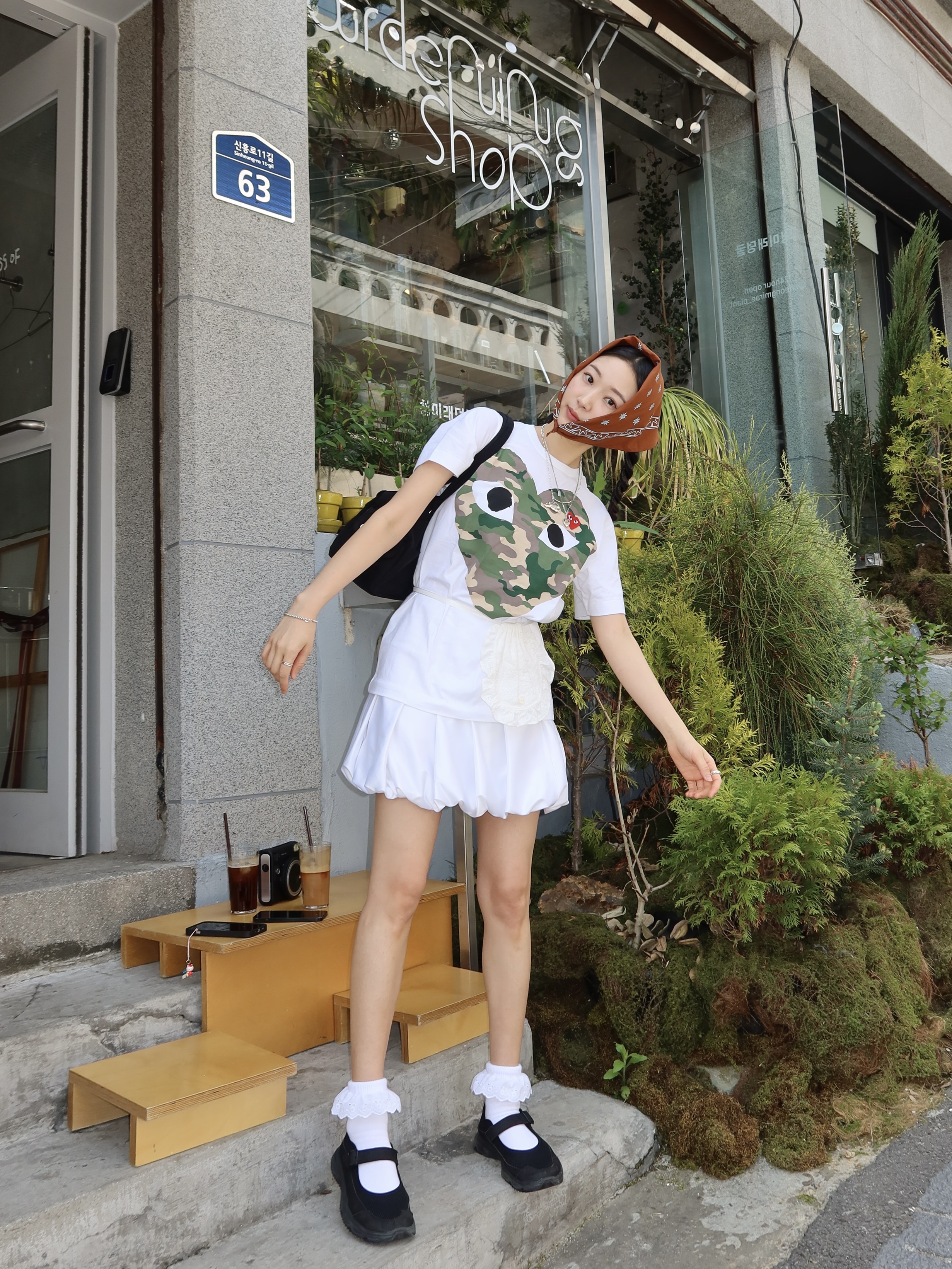 Play Comme des Garcons Camouflage Heart T-Shirt White, Salomon RX Marie Jeanne Black 착용 스타일 - 1