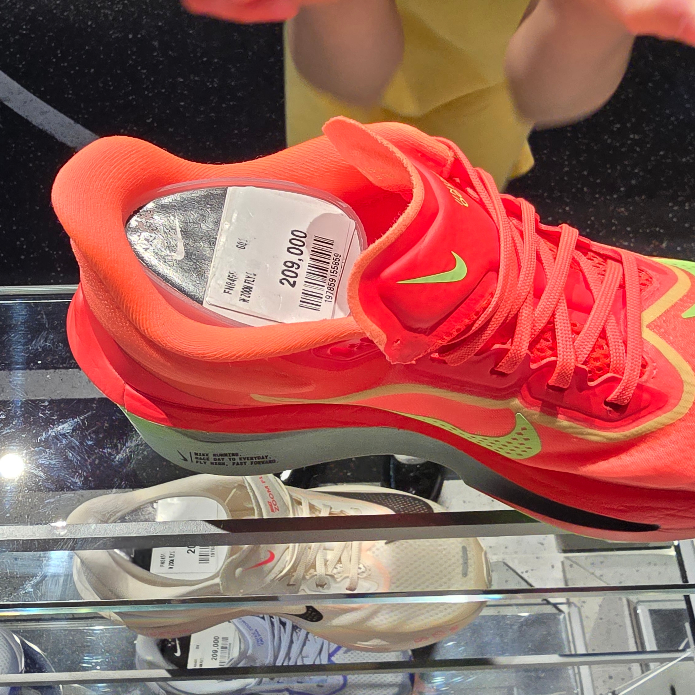 Nike Zoom Fly 6 Bright Crimson Lime Blast 착용 스타일