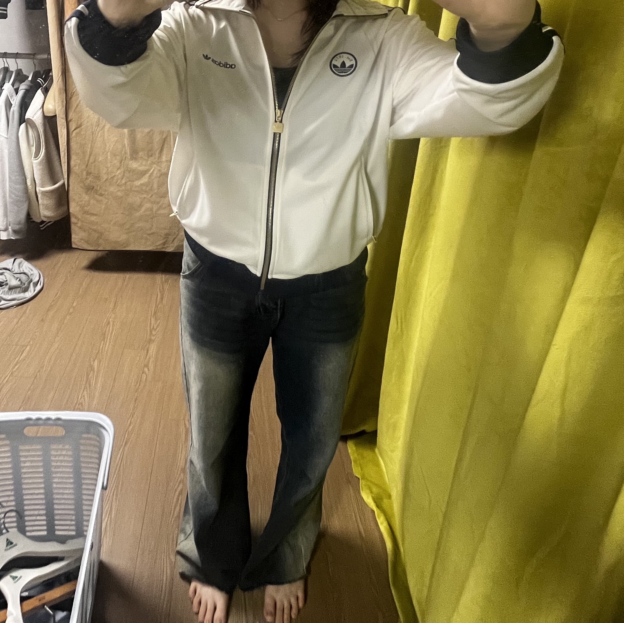 (W) Adidas Firebird Badge Track Top Cloud White - KR Sizing 착용 스타일