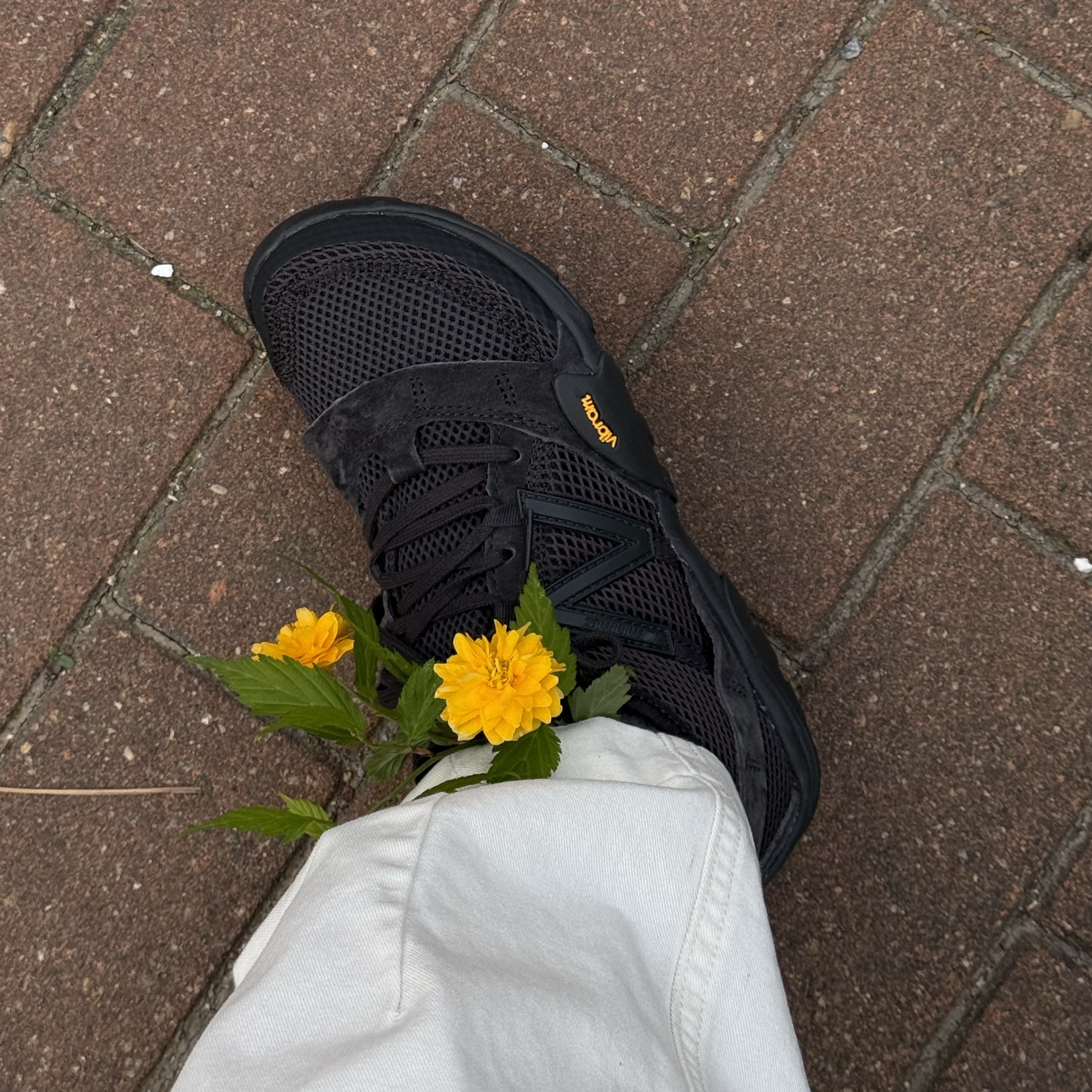 New Balance Minimus MT10O Black Castlerock 착용 스타일