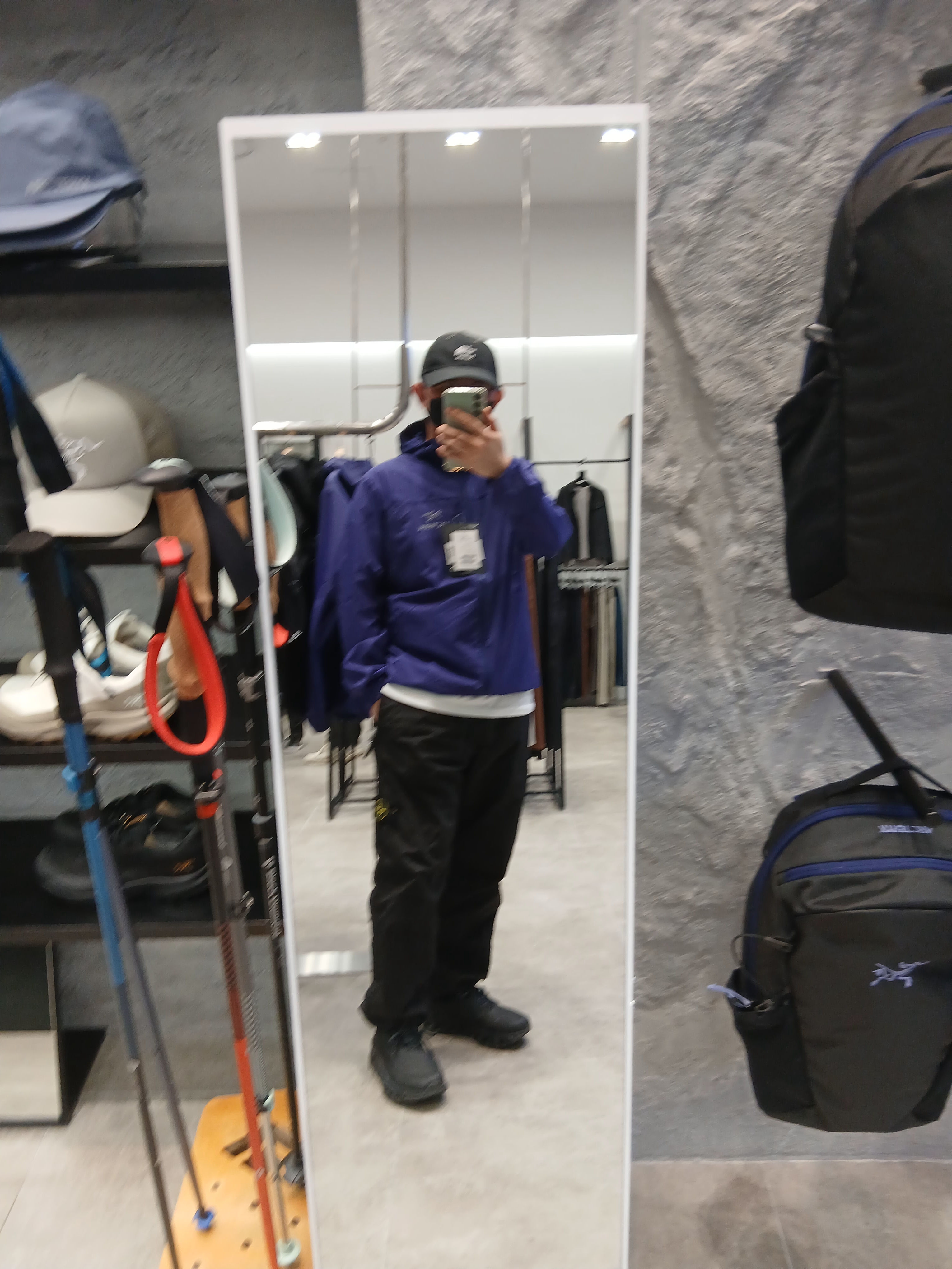 Supreme x The North Face Split 6-Panel Black - 24SS, Stone Island 3100005 Nylon Metal in Econyl Mesh Lining Regular Fit Pants Black - 25SS 착용 스타일 - 8