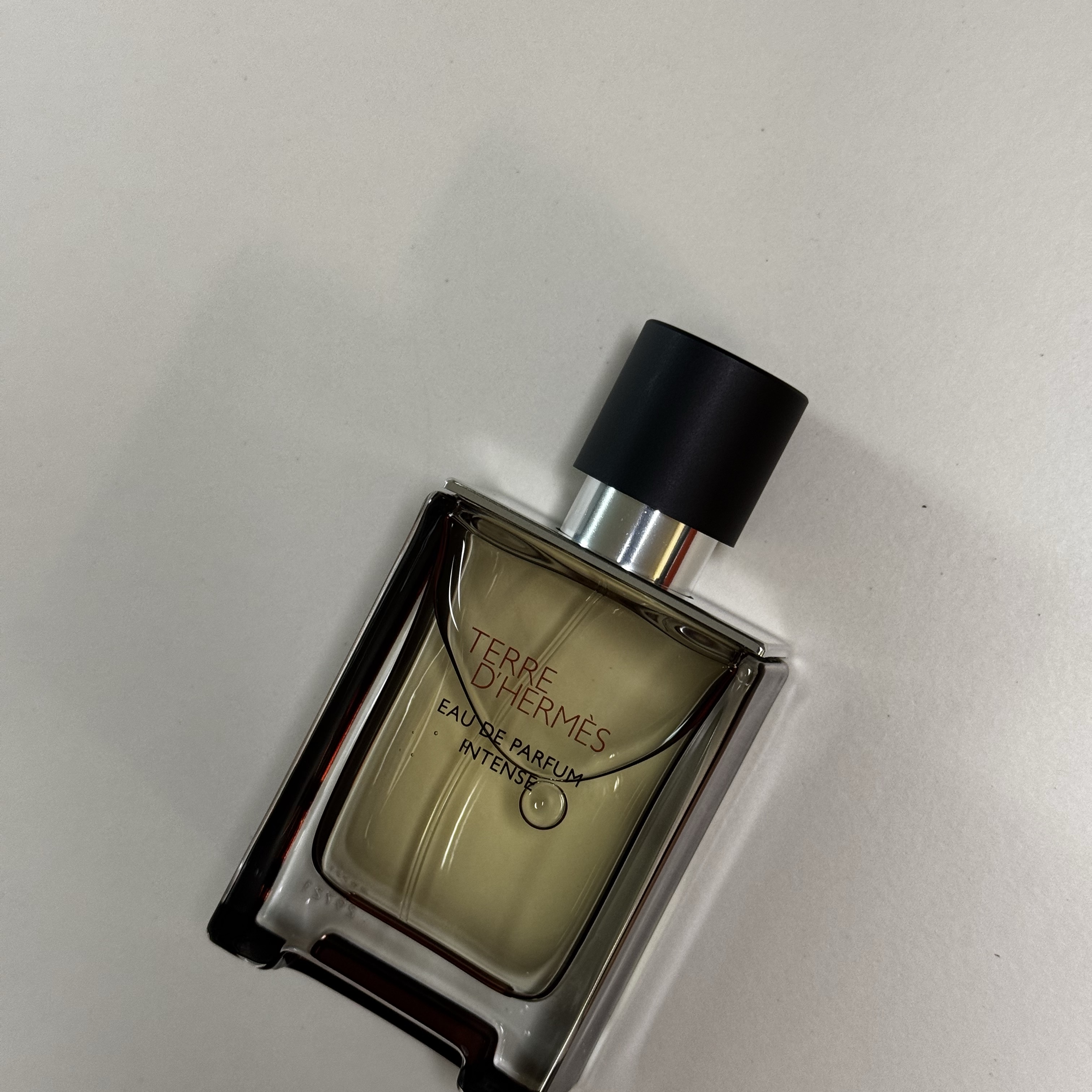 Tom Ford Oud Wood Eau De Parfum 50ml 착용 스타일 - 4