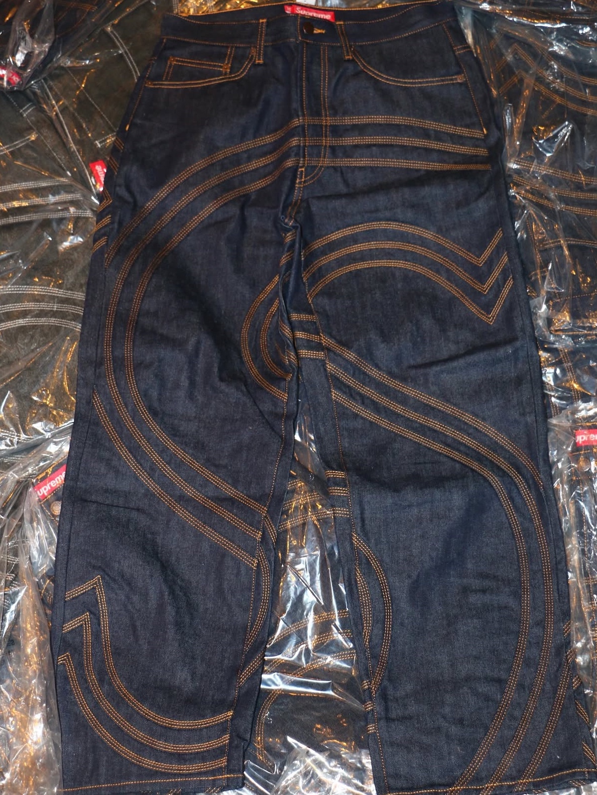 Supreme S Logo Rigid Baggy Jean Rigid Black - 25SS, Supreme S Logo Rigid Baggy Jean Rigid Indigo - 25SS 착용 스타일 - 3