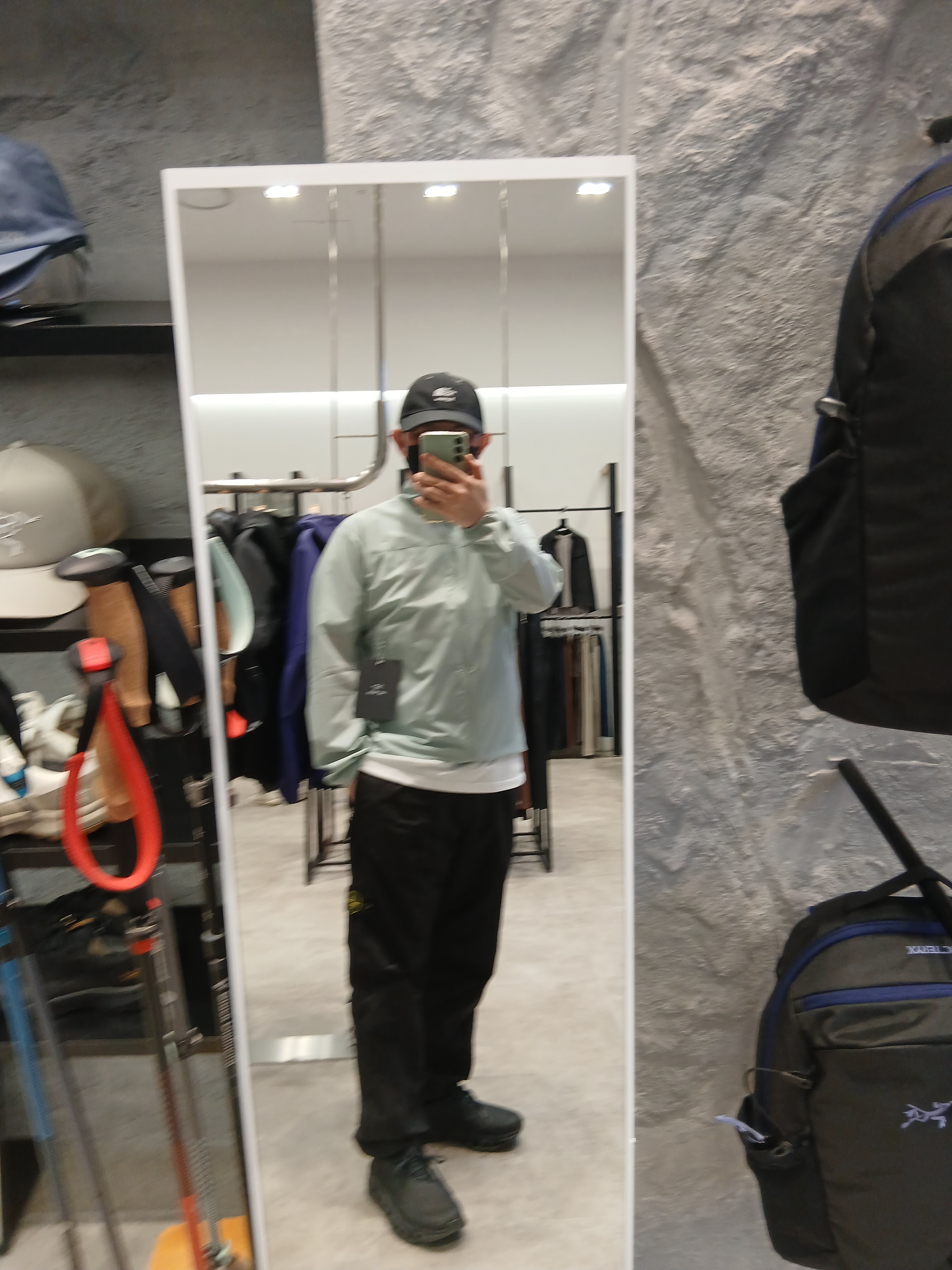Supreme x The North Face Split 6-Panel Black - 24SS, Stone Island 3100005 Nylon Metal in Econyl Mesh Lining Regular Fit Pants Black - 25SS 착용 스타일 - 9