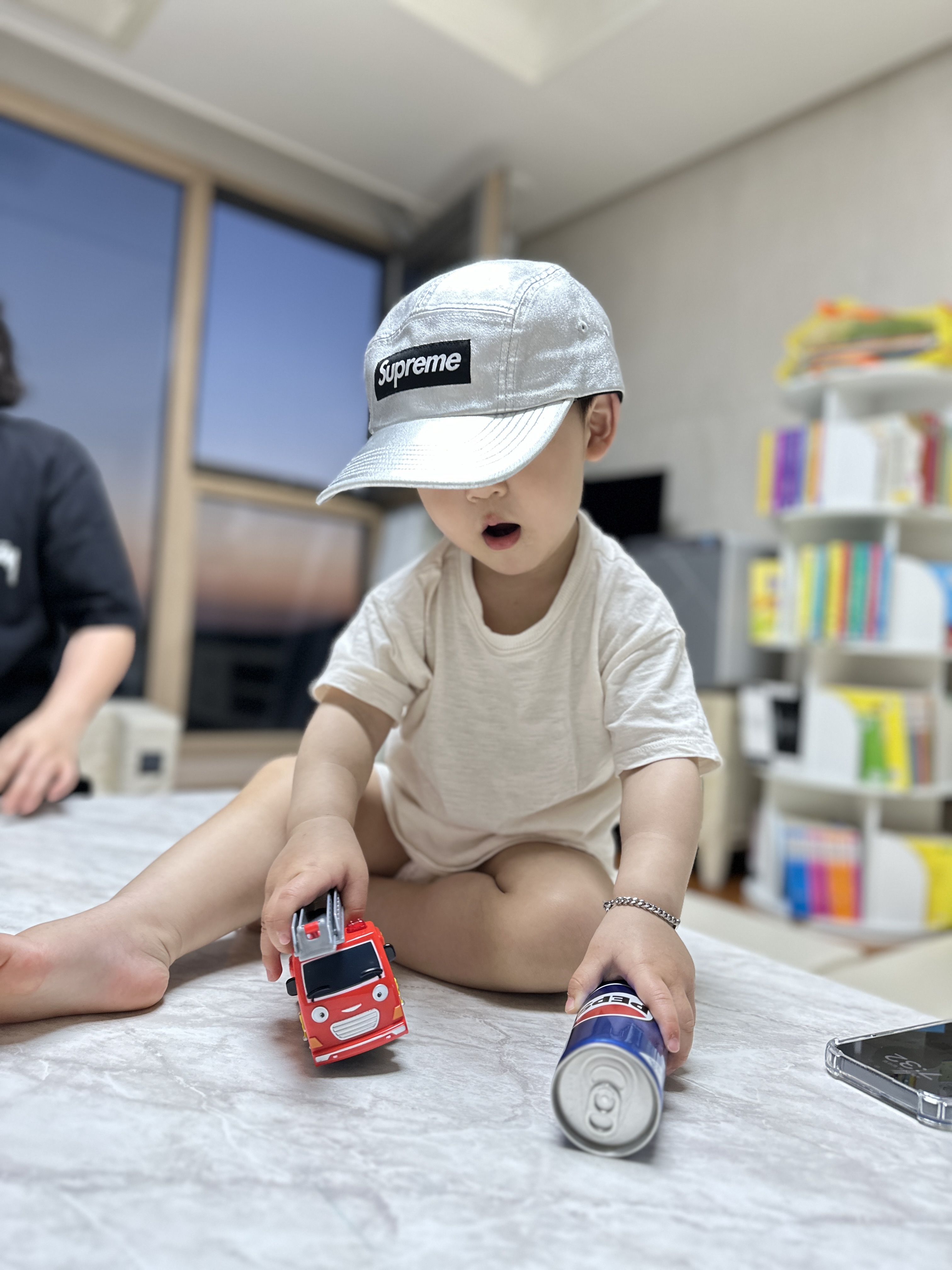 Supreme Washed Chino Twill Camp Cap Silver - 25SS 착용 스타일