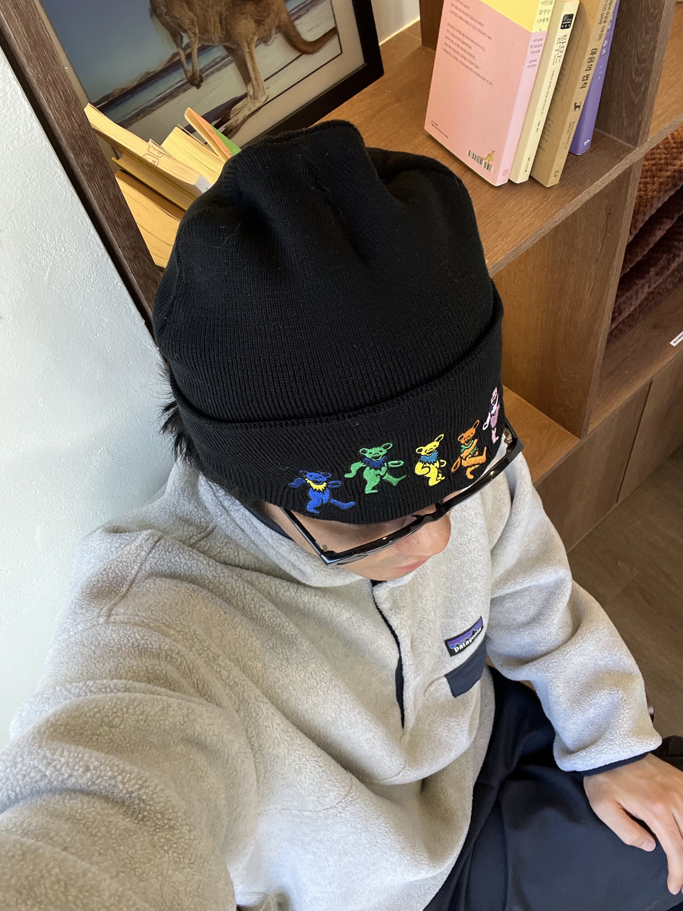 Thisisneverthat x Grateful Dead Dancing Bears Beanie Black, Patagonia Synchilla Snap-T Fleece Pullover Oatmeal Heather 착용 스타일 - 2