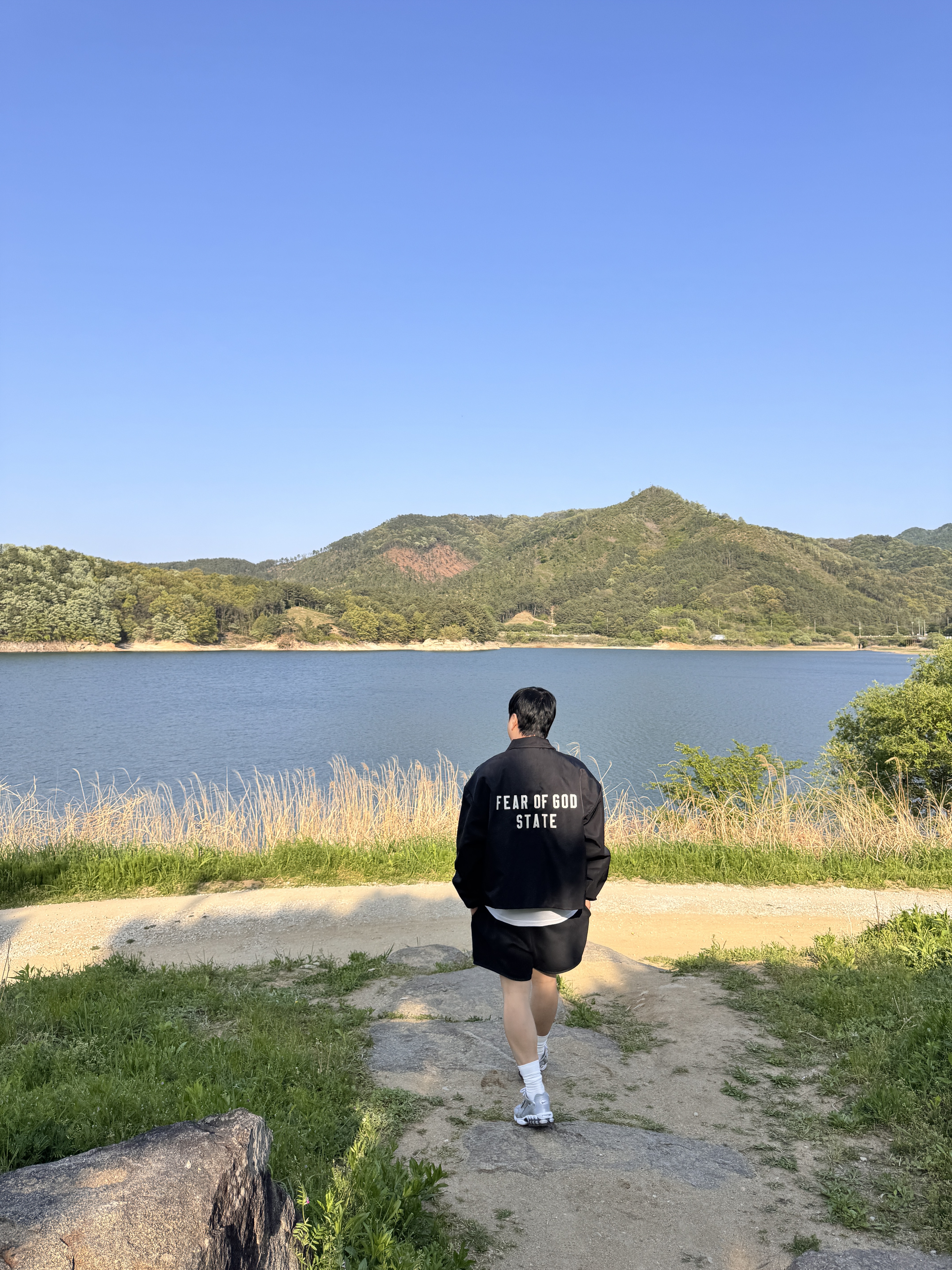 Essentials Textured Nylon Trucker Jacket Black - 24FW, Essentials Sweat Shorts Jet Black - 24SS 착용 스타일