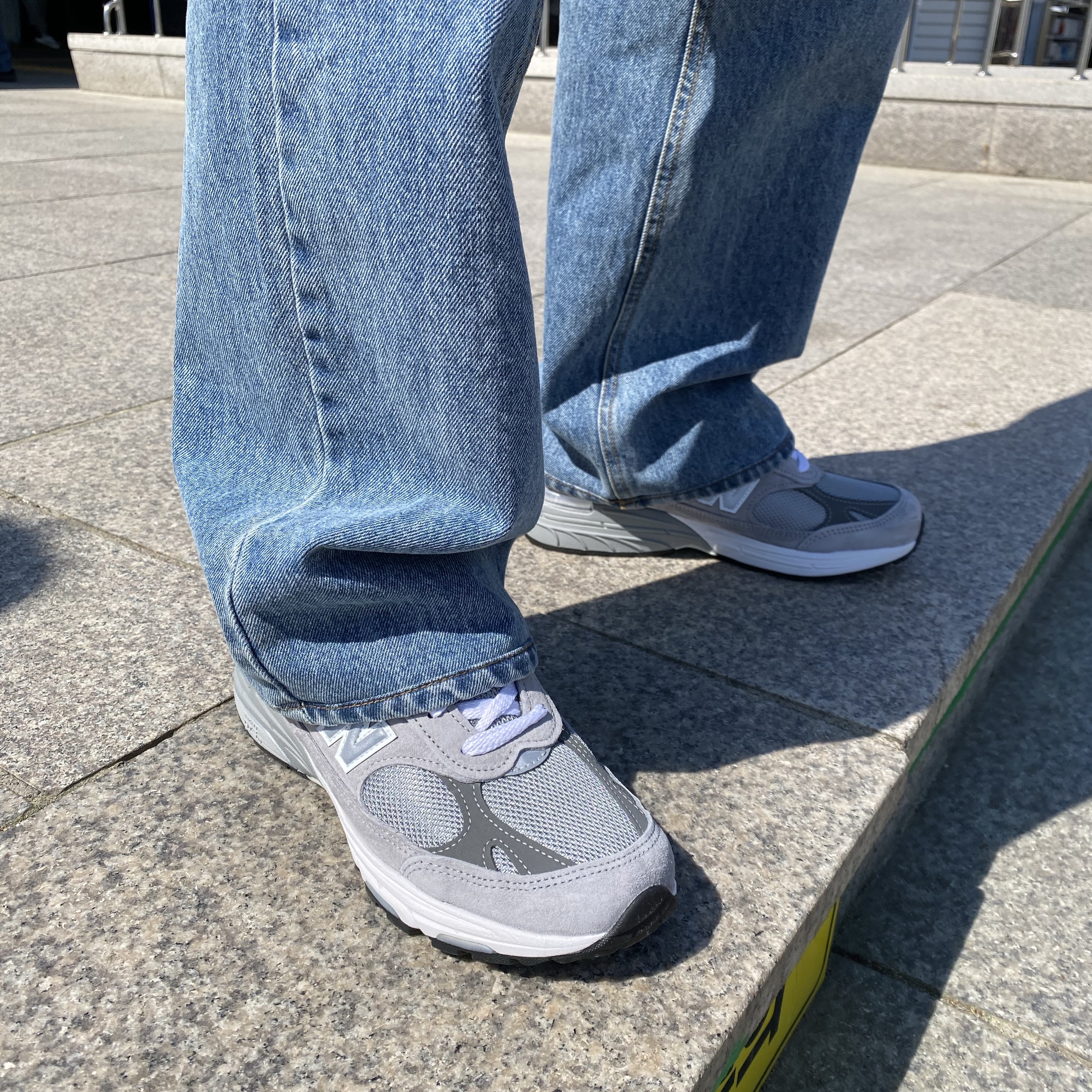 (W) New Balance 993 Made in USA Grey - B Standard 착용 스타일 - 1