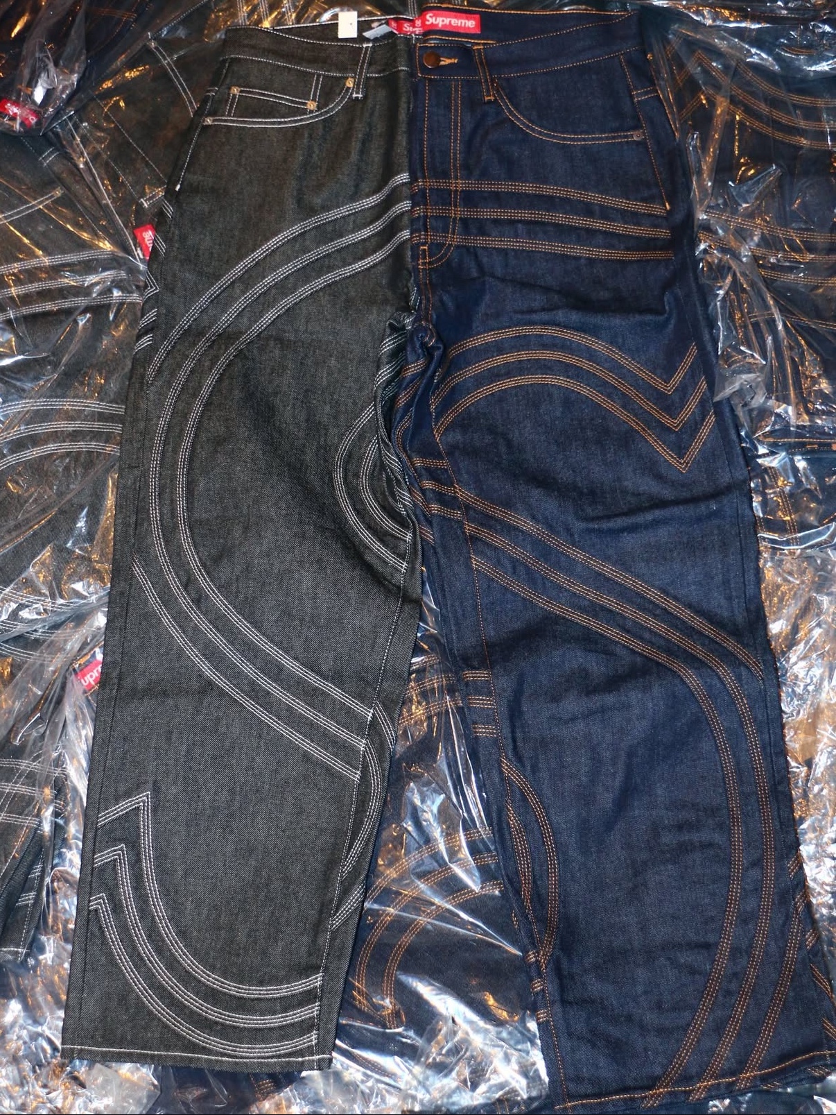 Supreme S Logo Rigid Baggy Jean Rigid Black - 25SS, Supreme S Logo Rigid Baggy Jean Rigid Indigo - 25SS 착용 스타일 - 1