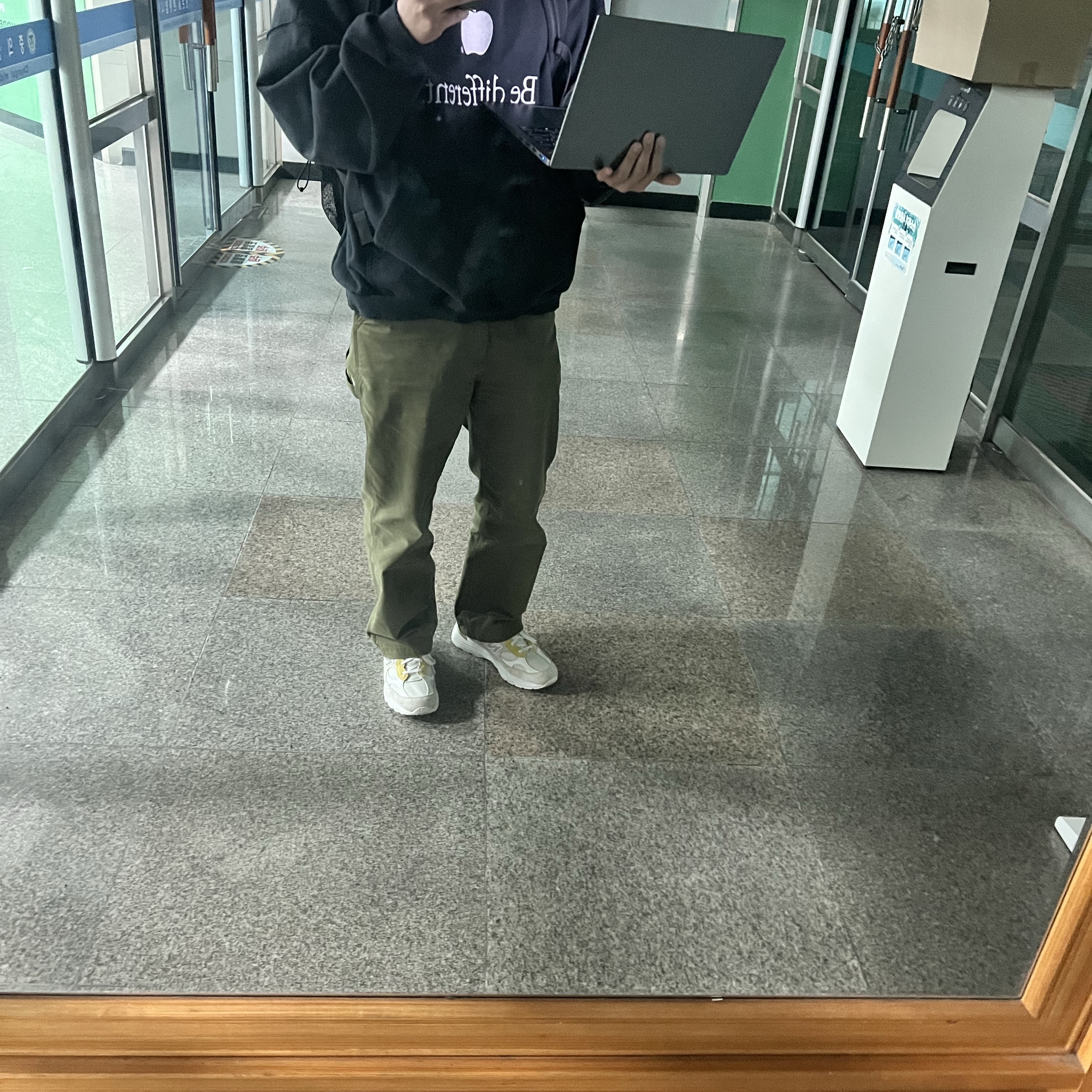 New Balance x Paperboy Paris 992 Made in USA Fried Egg 착용 스타일