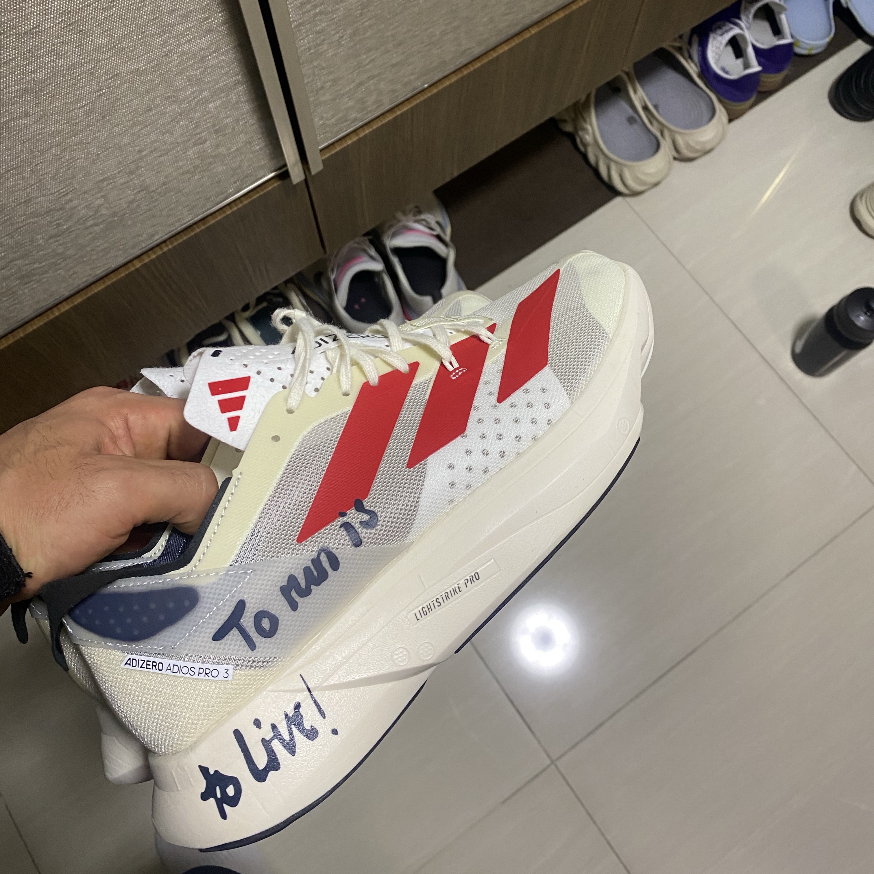 Adidas Adizero Adios Pro 3 Off White Better Scarlet 착용 스타일 - 4