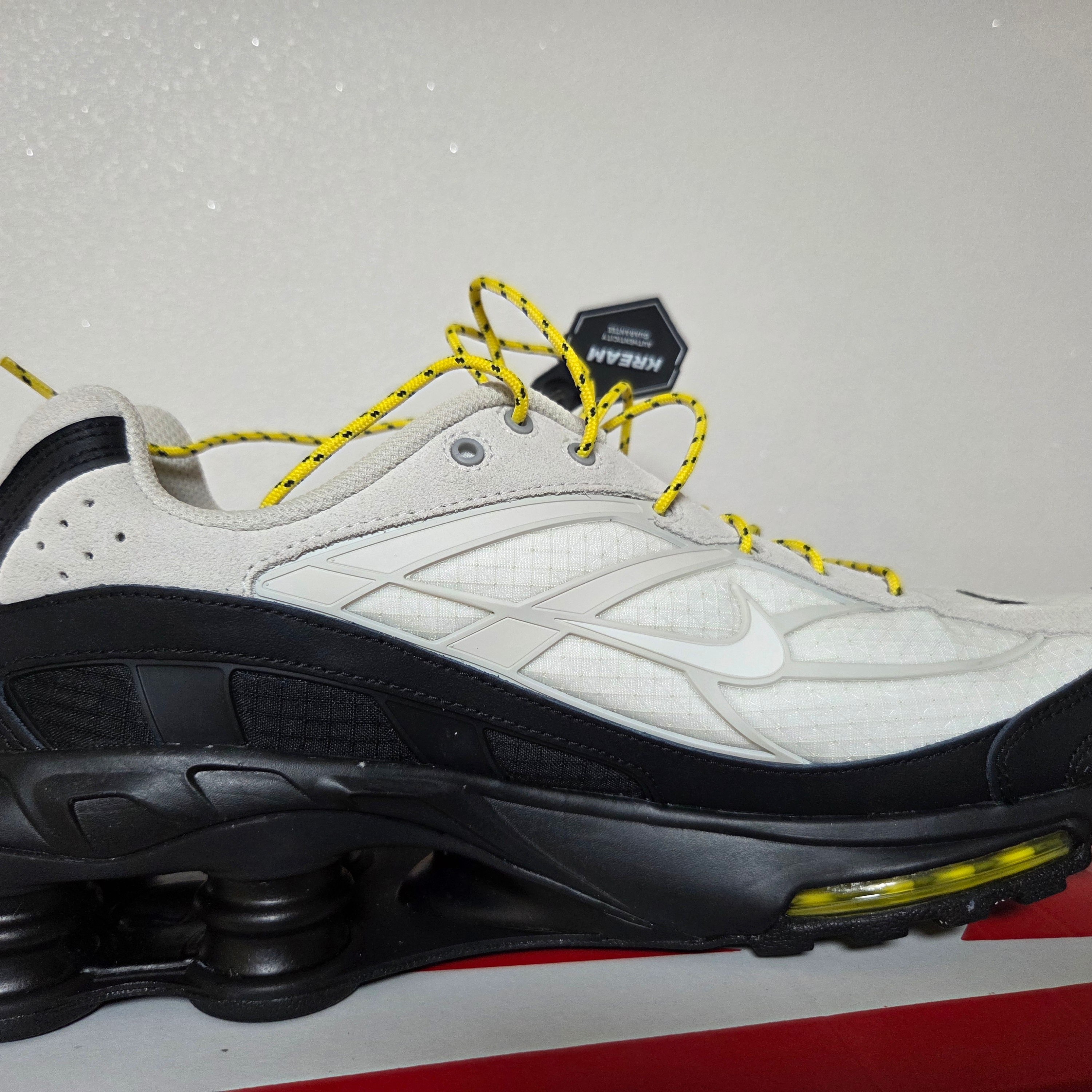 Nike Shox Ride 2 Black and Phantom 착용 스타일 - 2