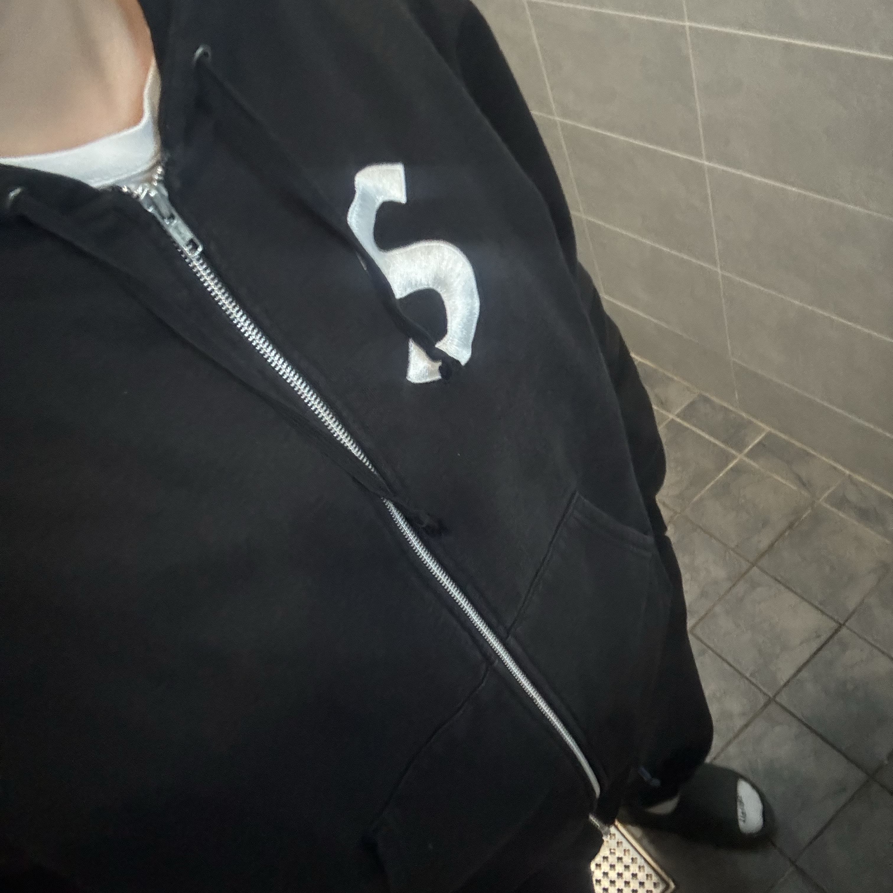 Supreme S Logo Zip Up Hooded Sweatshirt Black - 24FW, Adidas Yeezy Slide Onyx 착용 스타일