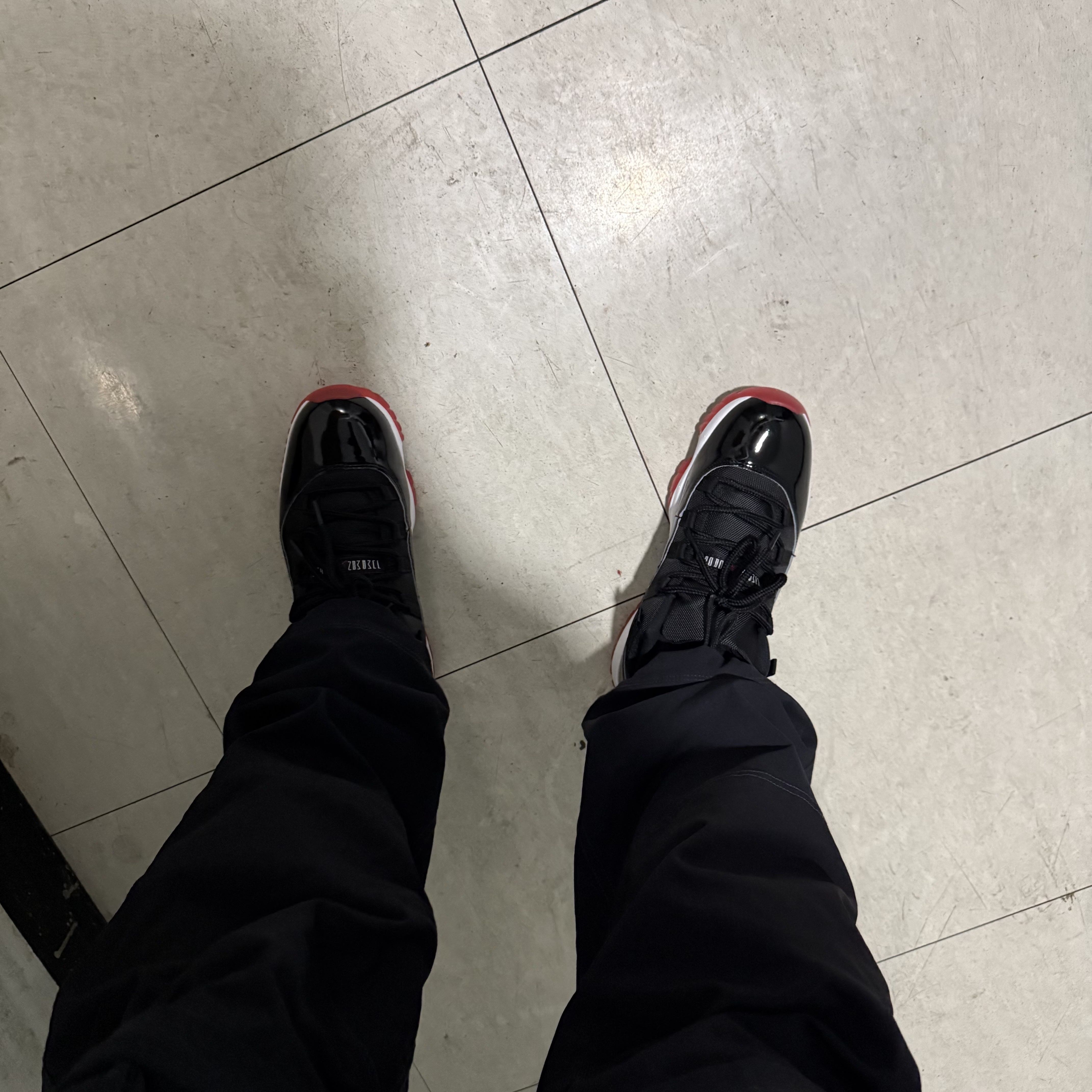 Jordan 11 Retro Low Bred 2025 착용 스타일 - 2