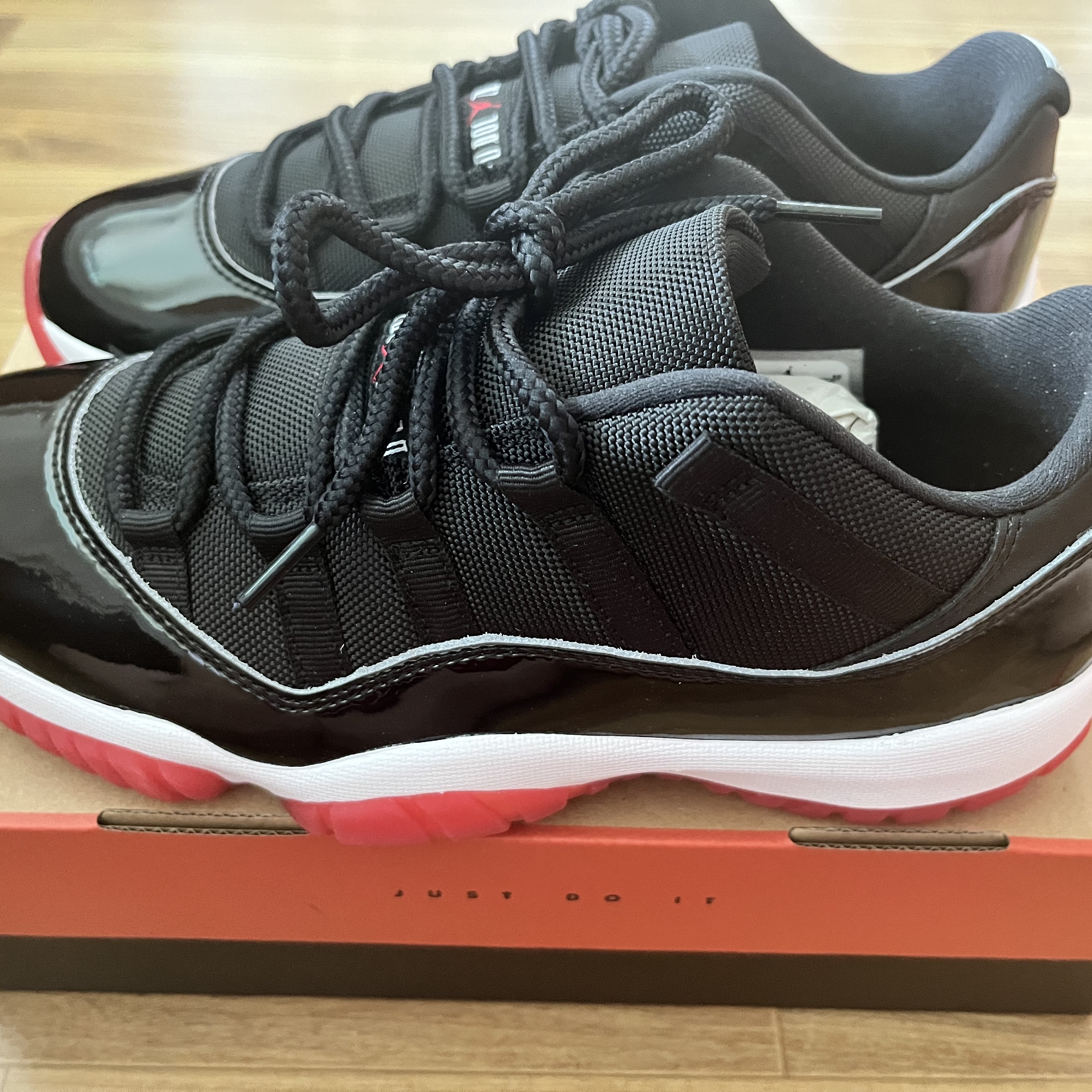 Jordan 11 Retro Low Bred 2025 착용 스타일 - 2
