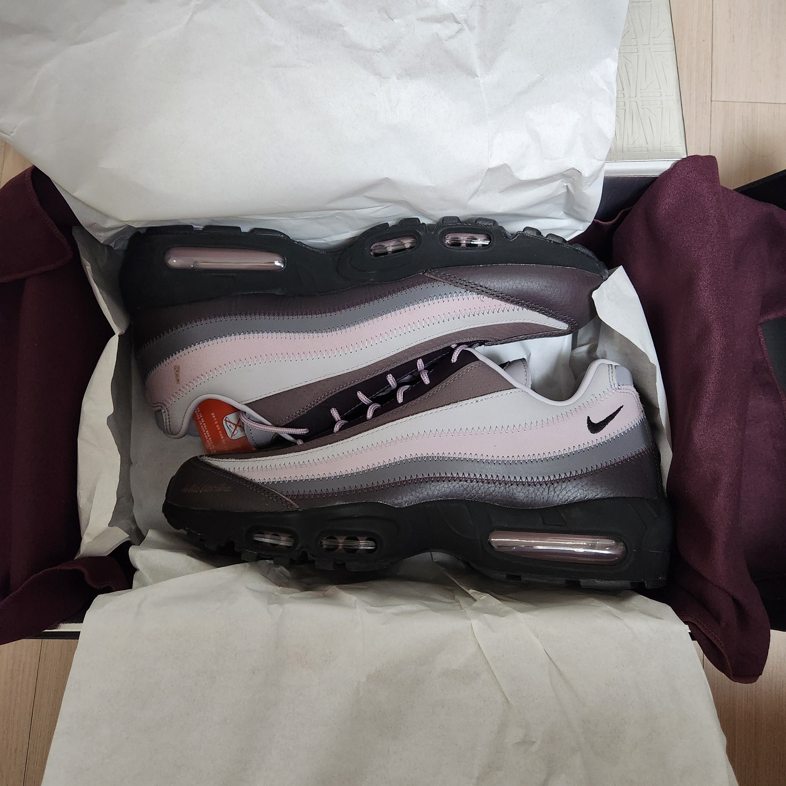 Nike x A Ma Maniere Air Max 95 W.Y.W.S. 착용 스타일 - 4