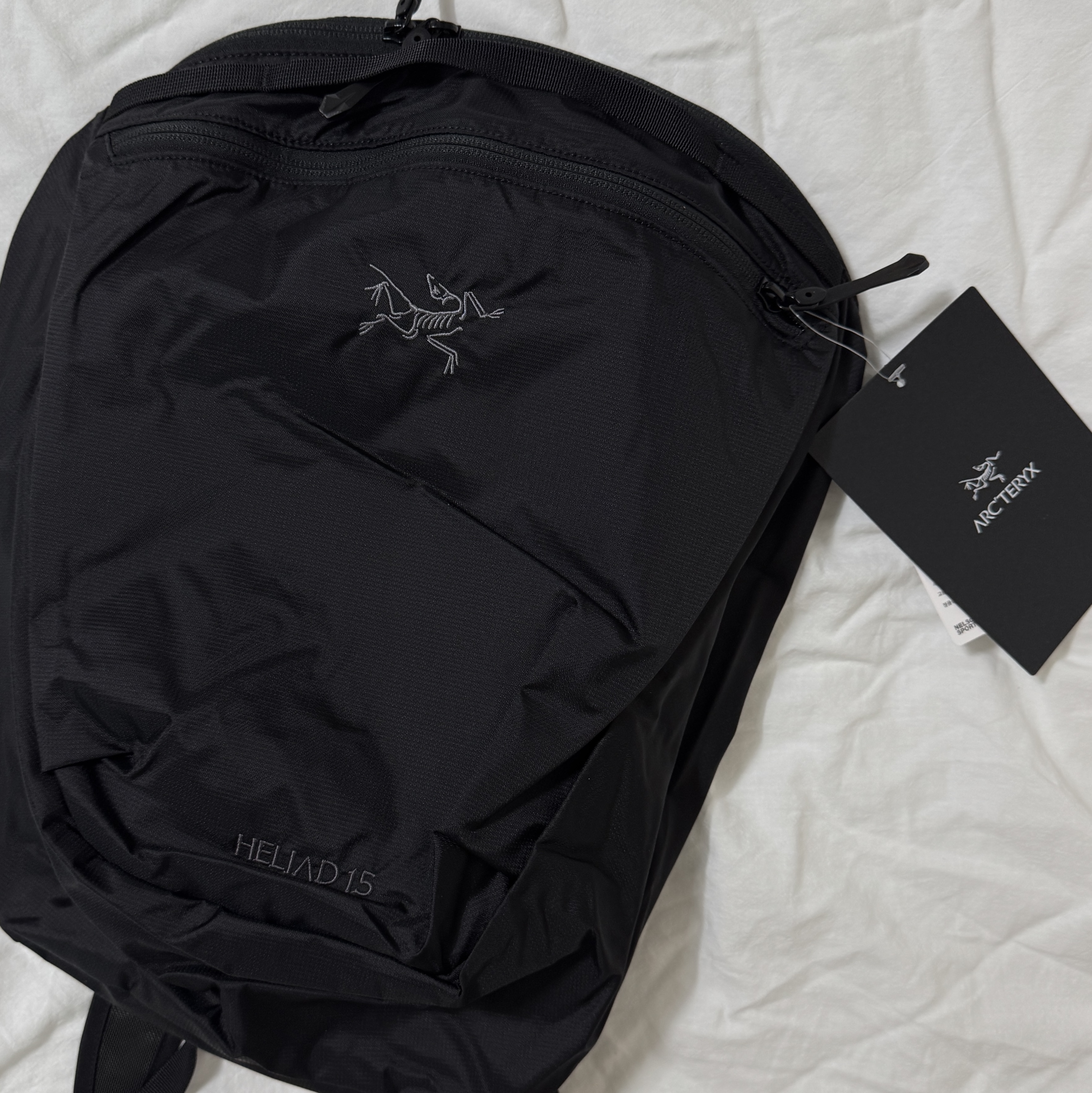 Arc'teryx Heliad 15 Backpack Black 착용 스타일 - 1