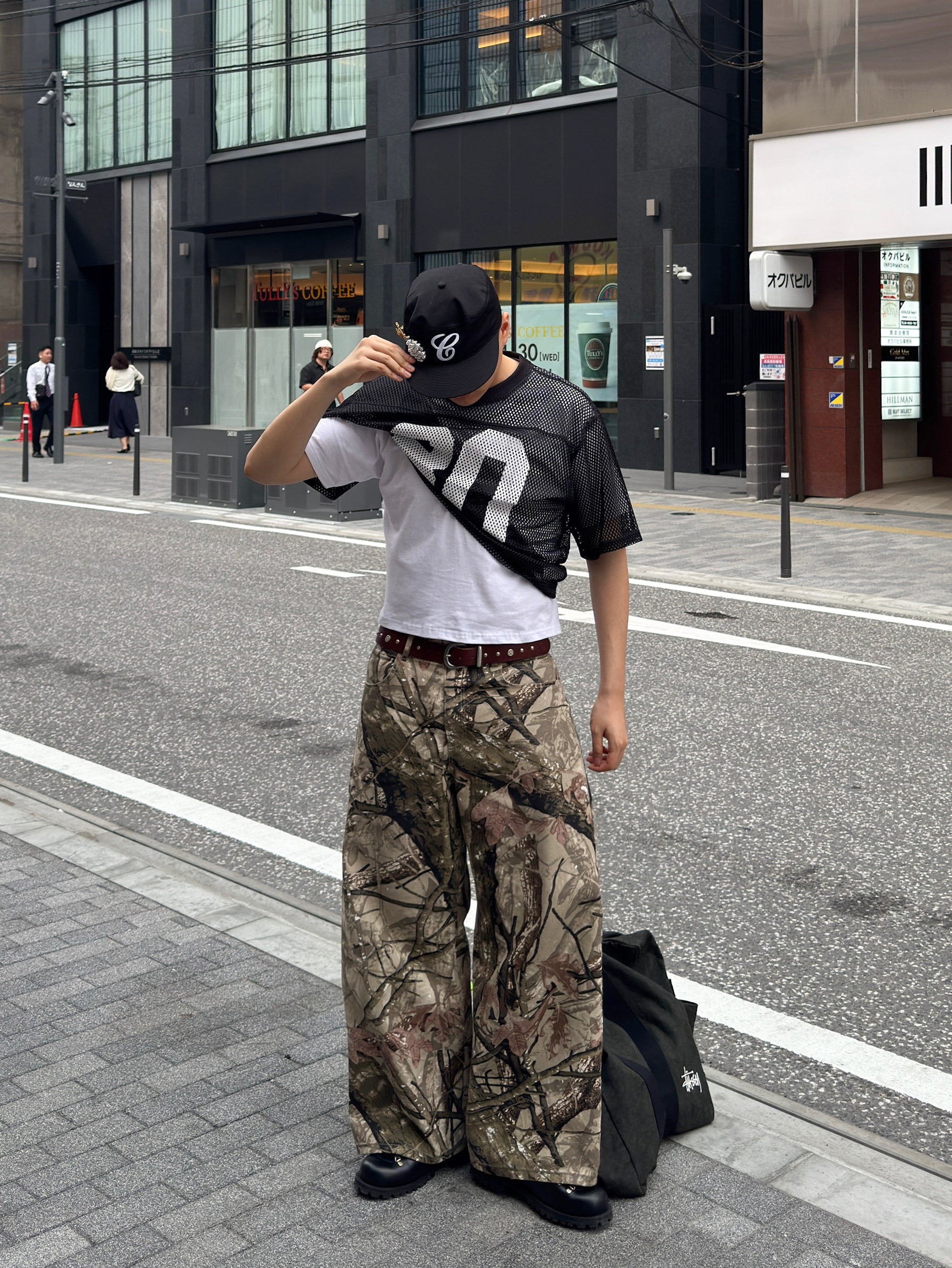 Stussy Canvas Flight Bag Washed Black, Stussy Team Jersey 80 Black 착용 스타일 - 3