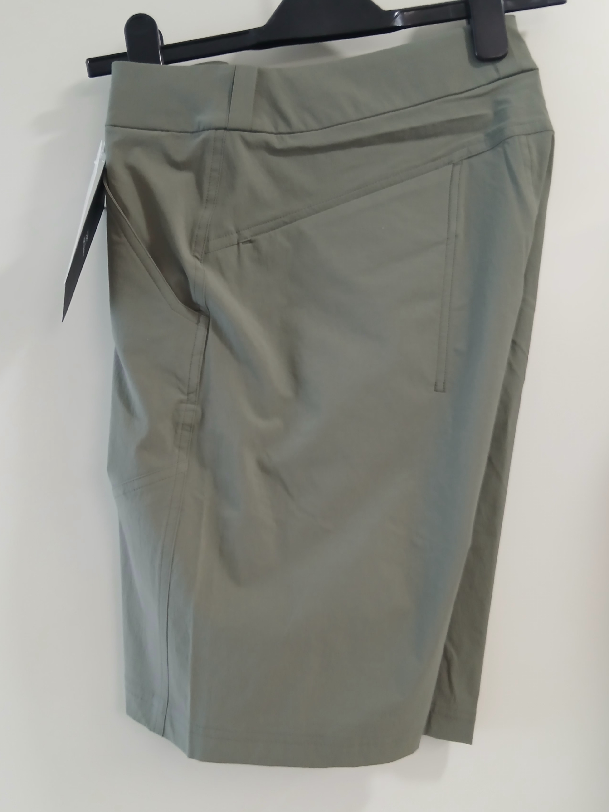 Arc'teryx Cronin Shorts 11 Inch Black 착용 스타일 - 3