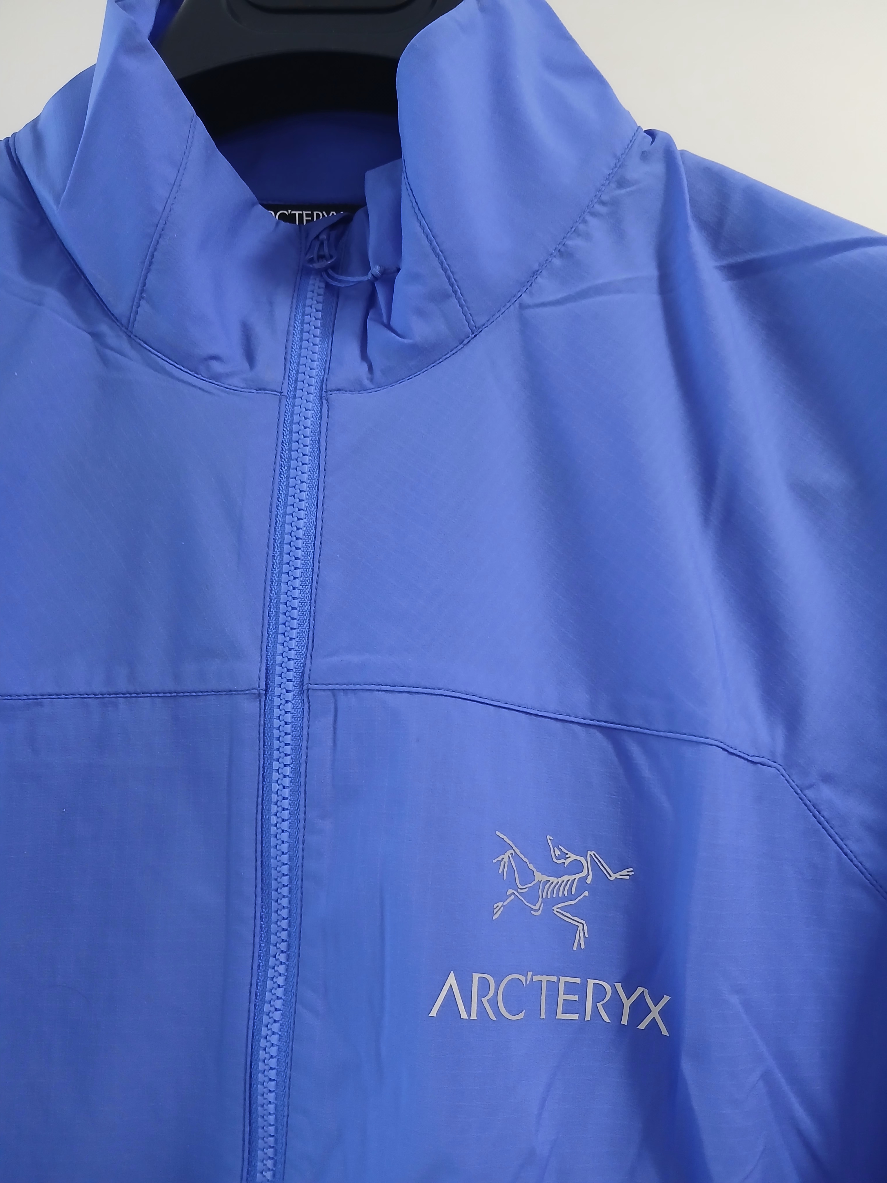 Arc'teryx Squamish Jacket Black, Arc'teryx Squamish Jacket Electra 착용 스타일 - 2