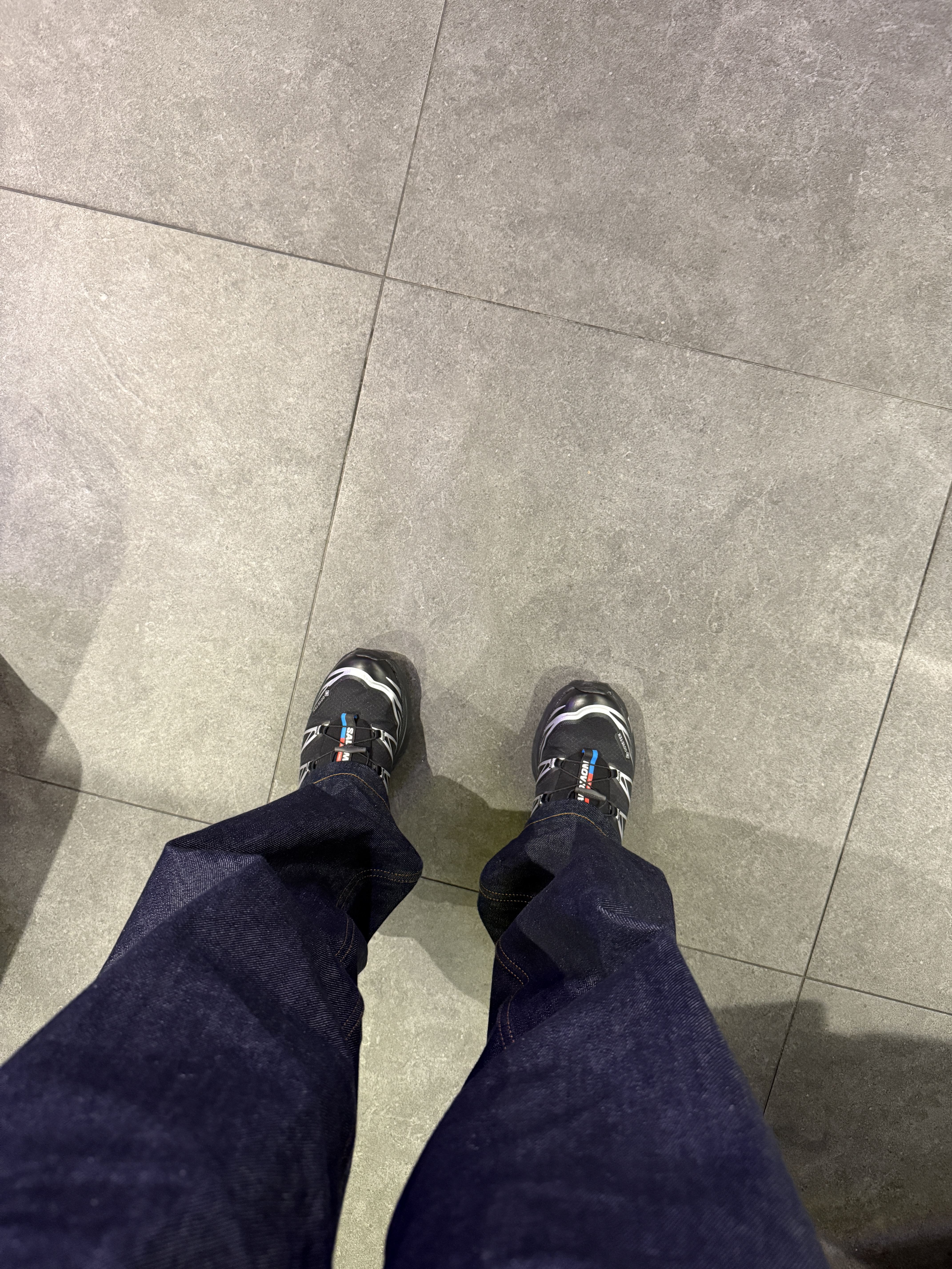 Salomon XT-6 GTX Black Silver 착용 스타일 - 2